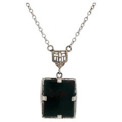Ciondolo in oro bianco antico con pietra di sangue, collana A Link da 16,5".