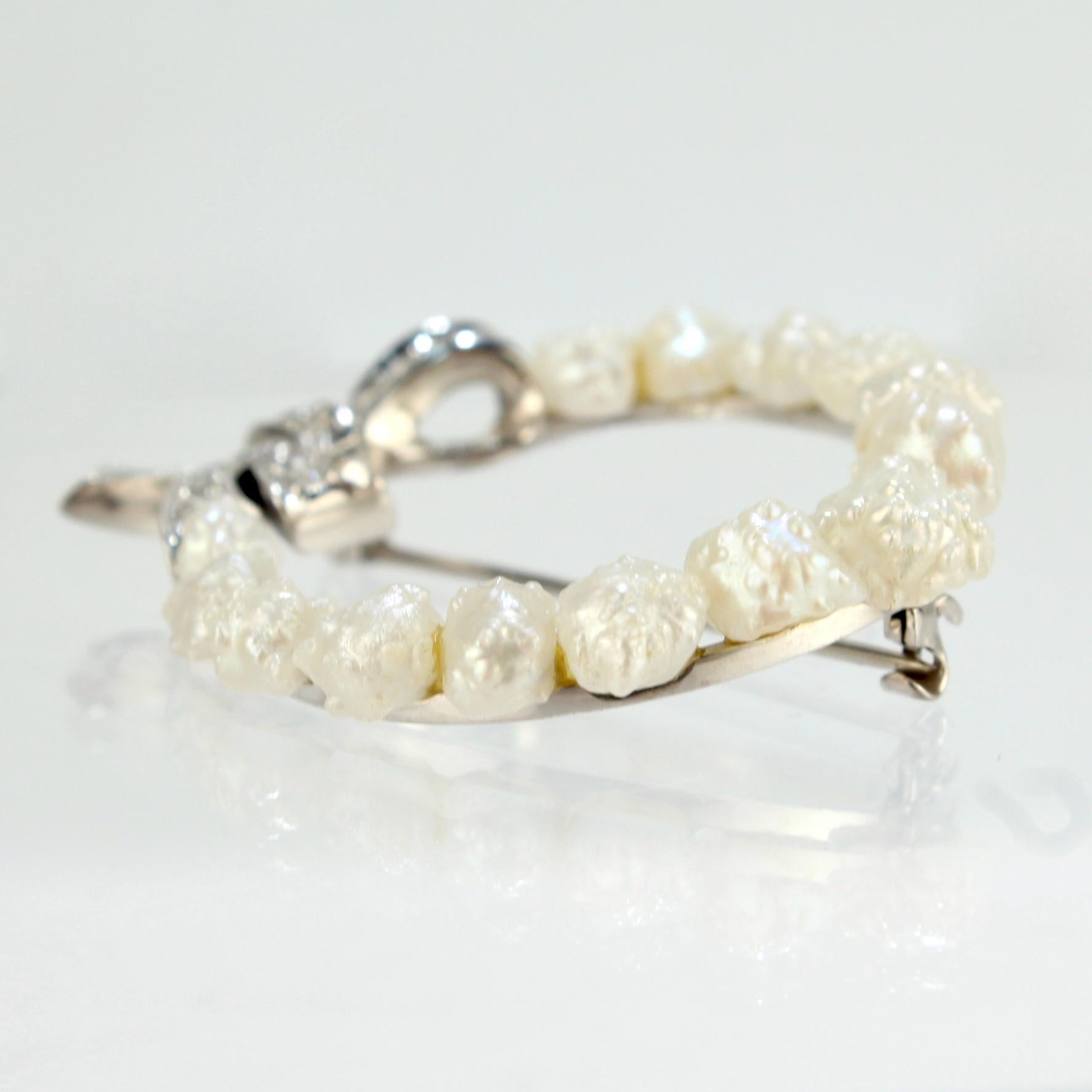 De las mujeres Broche de oro blanco antiguo, perla natural de río de agua dulce y diamantes en venta