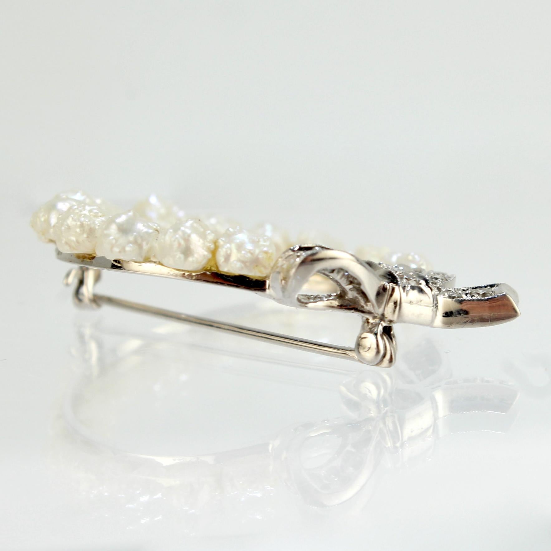 Broche de oro blanco antiguo, perla natural de río de agua dulce y diamantes en venta 1