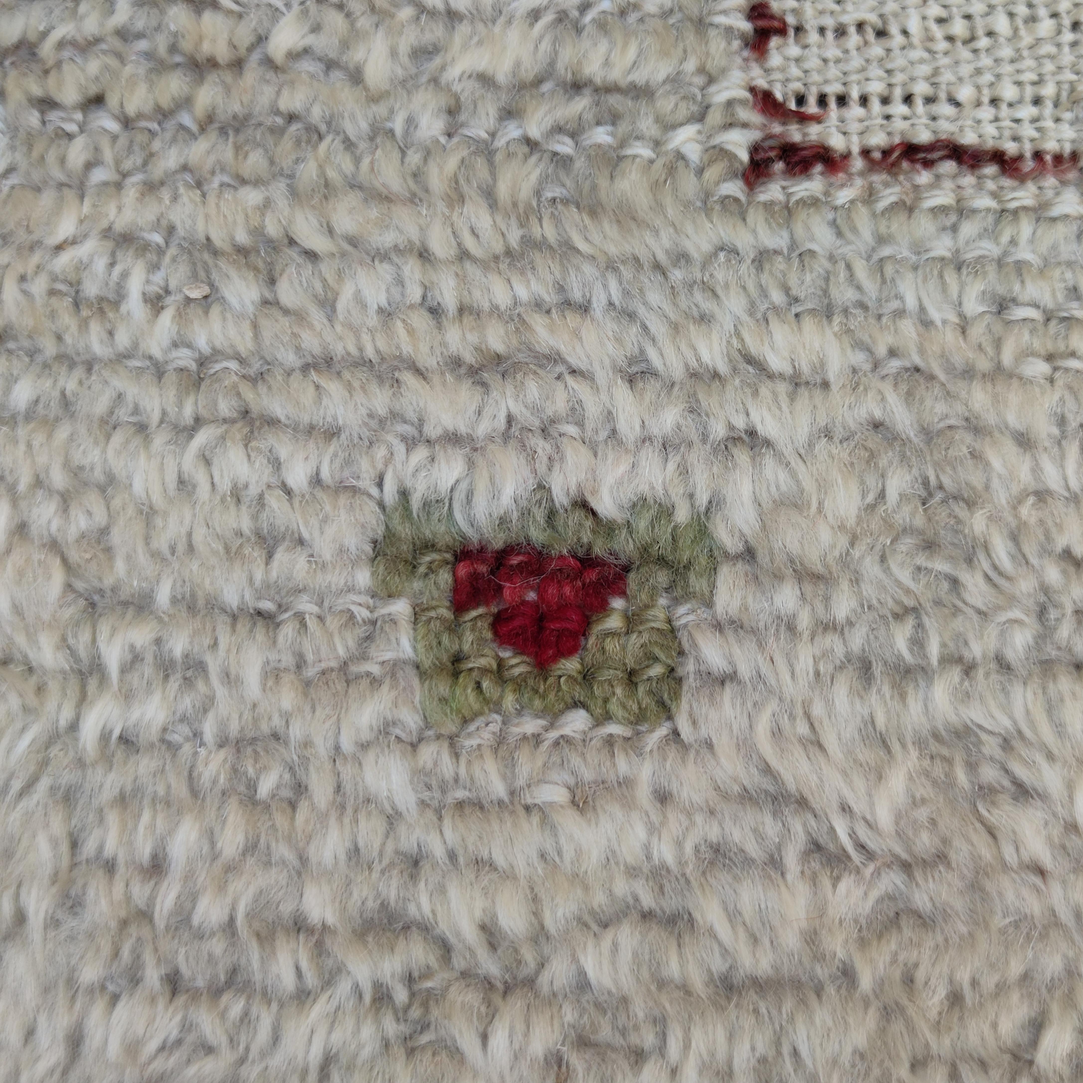 Ancien tapis de prière anatolien Tulu à fond blanc en vente 4