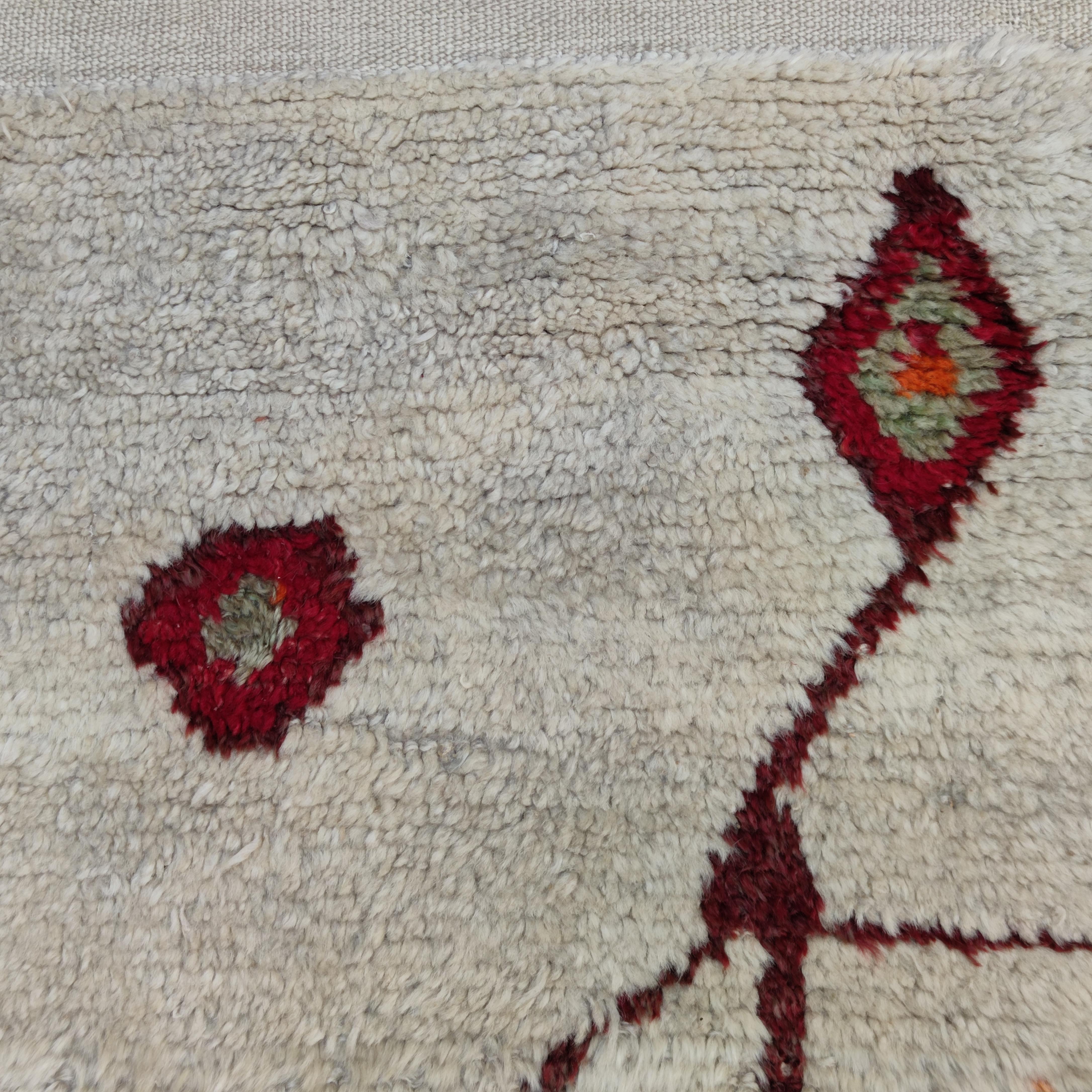 Angora Ancien tapis de prière anatolien Tulu à fond blanc en vente