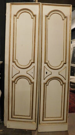 Antique White Hand Lacquered Door with Golden Molure, 18th Century Italy