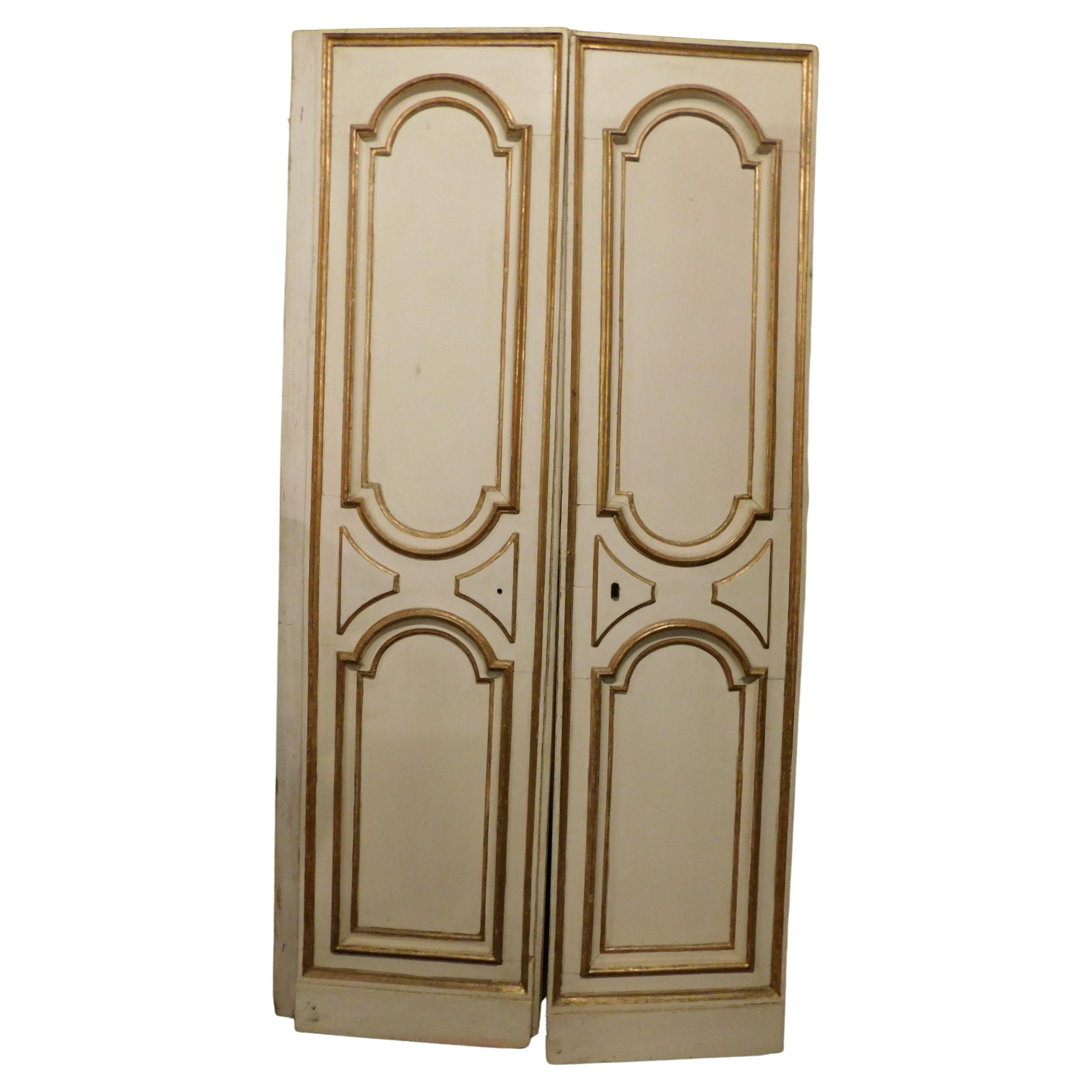 Antique White Hand Lacquered Door with Golden Molure, 18th Century Italy For Sale