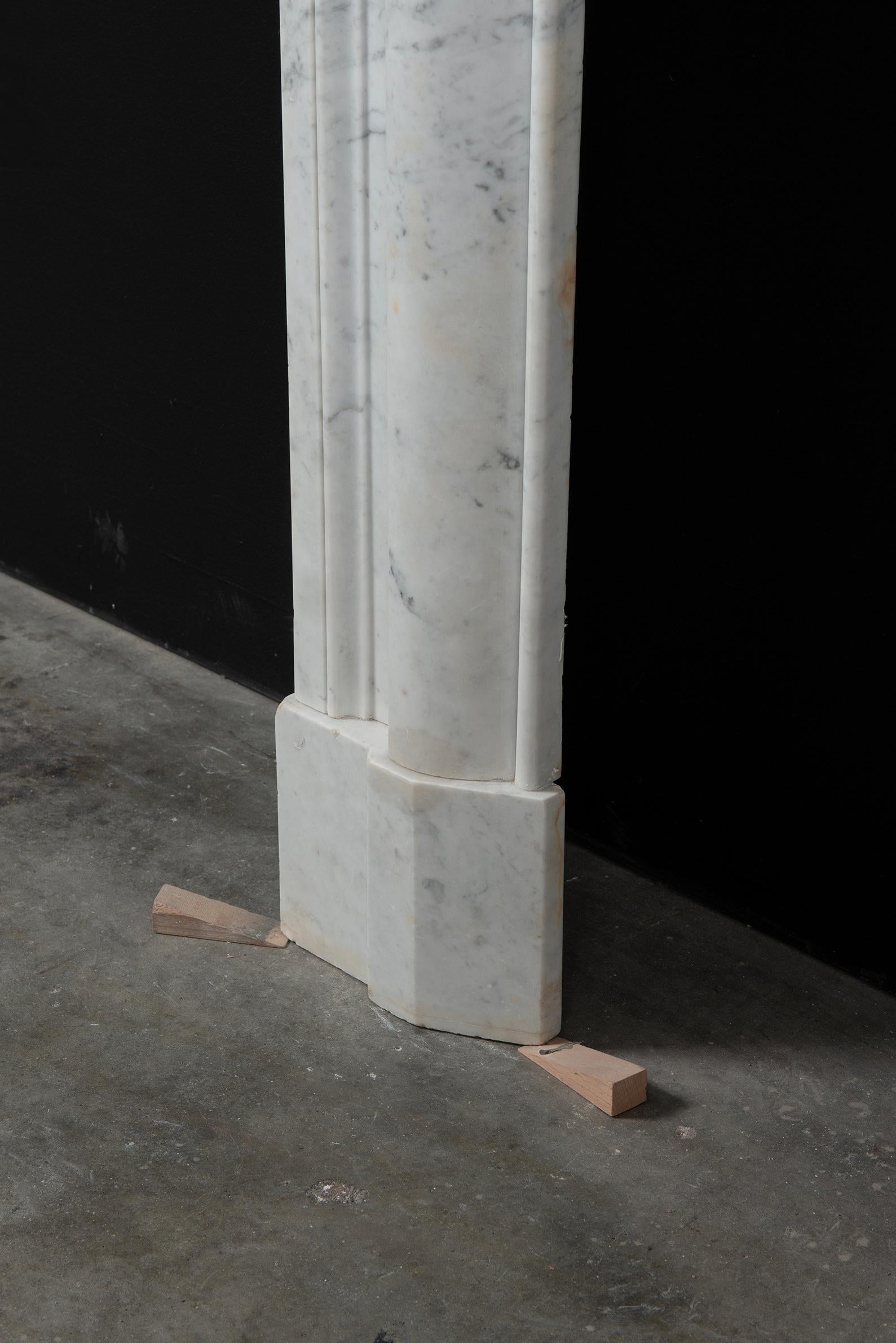 Repisa de chimenea de mármol blanco antiguo en venta 5