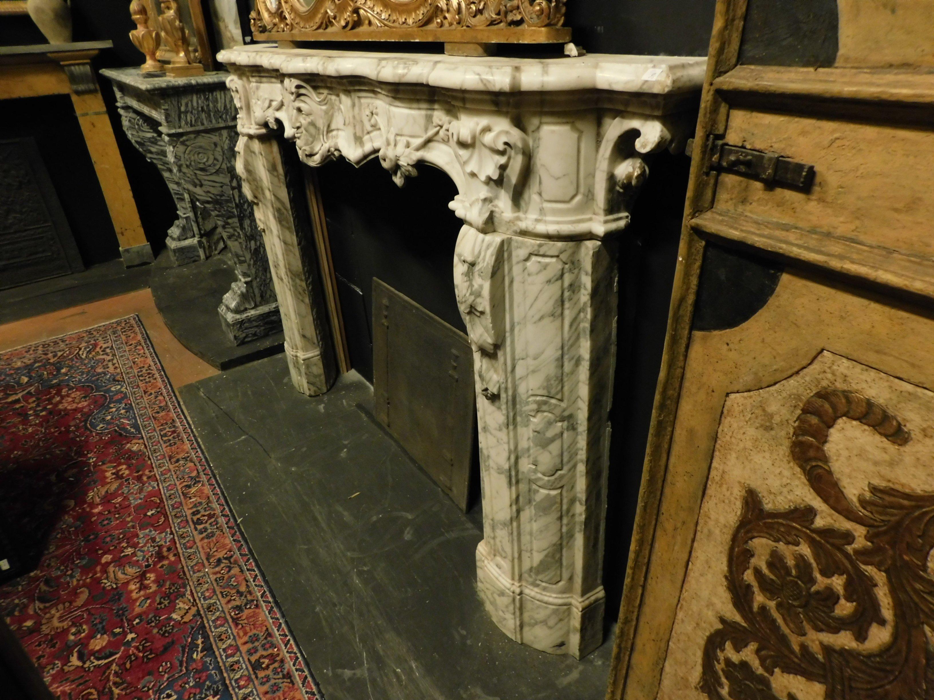 Italian Antique White Marble Fireplace with Mask and Friezes, 18th Century, Italy For Sale