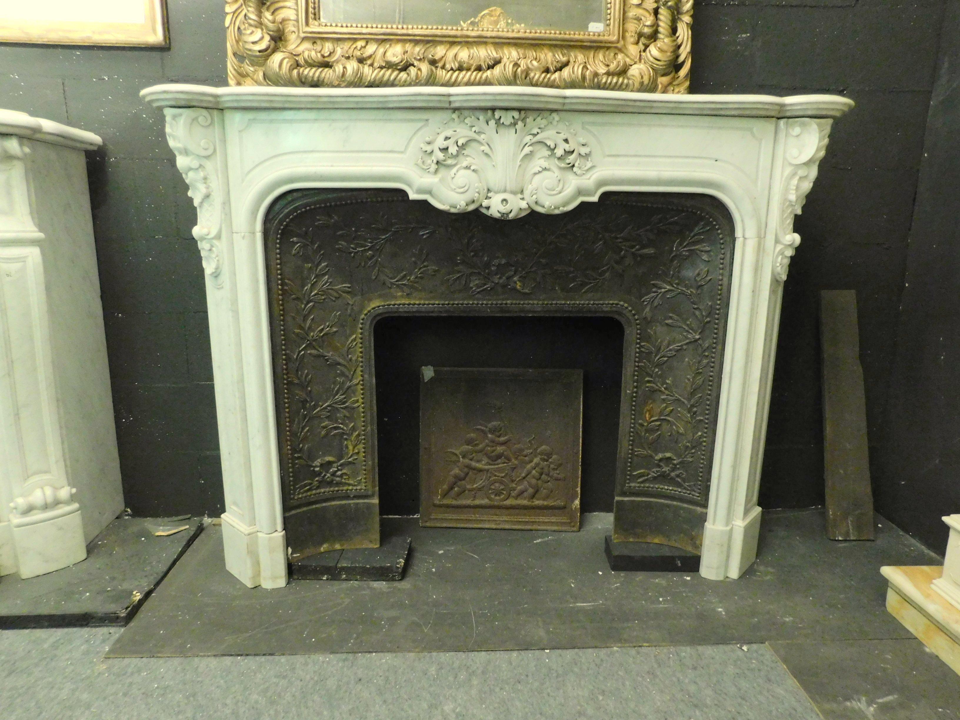 Italian Antique White Marble Mantle Fireplace Carved Leaf Motifs, 1800, France