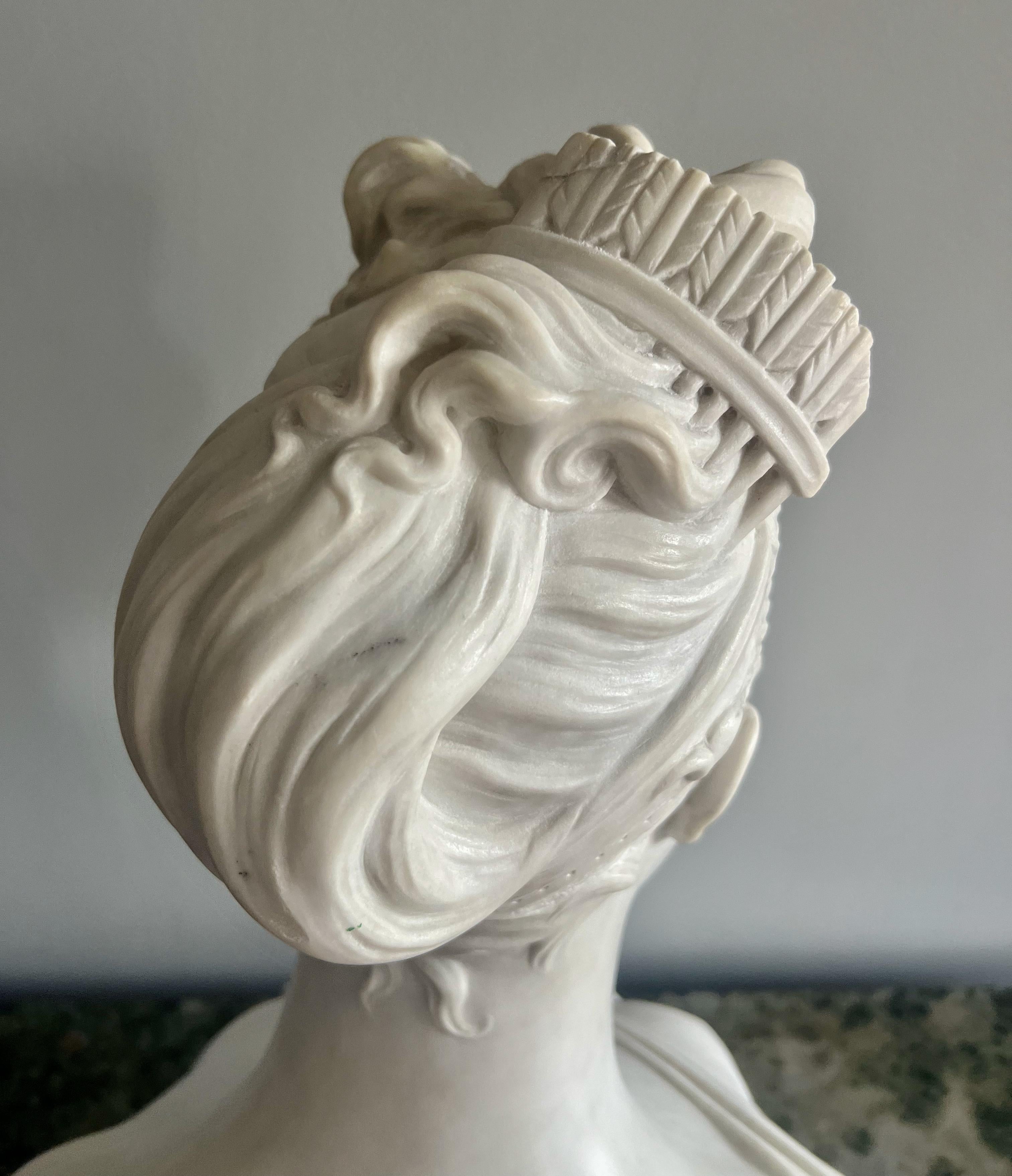 Antique White Marble Sculpture of Madame Recamier  For Sale 3