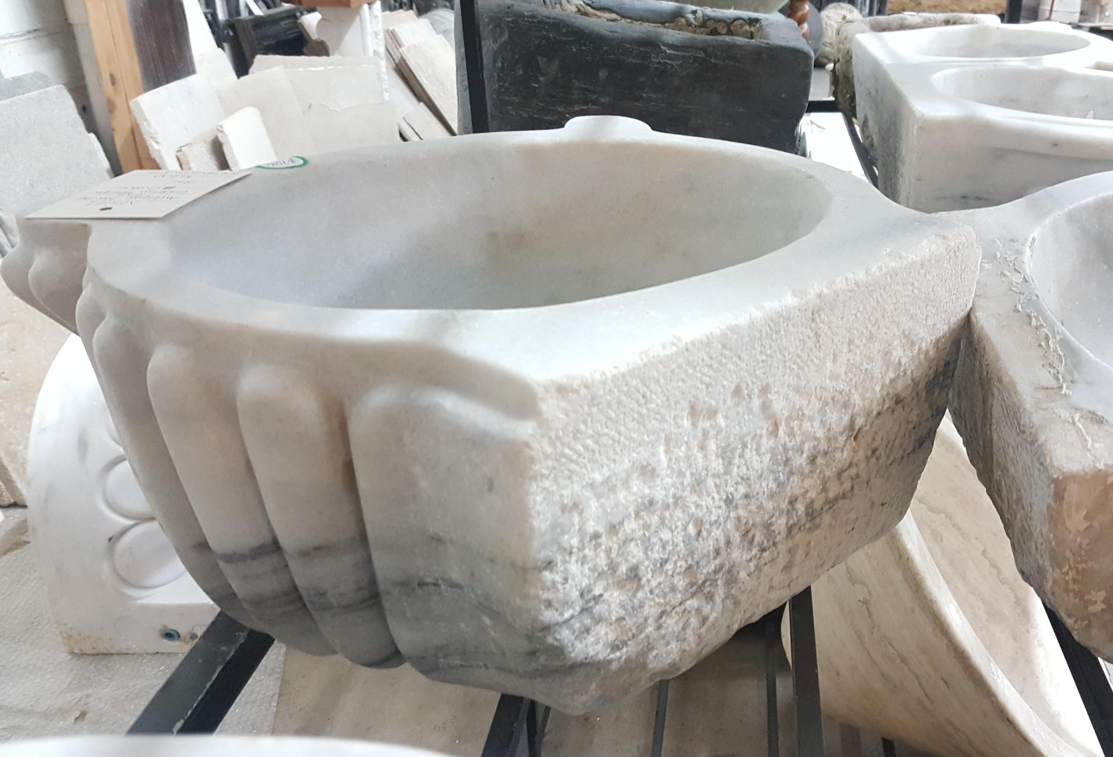 Antique White Marble Sink In Good Condition In Dallas, TX