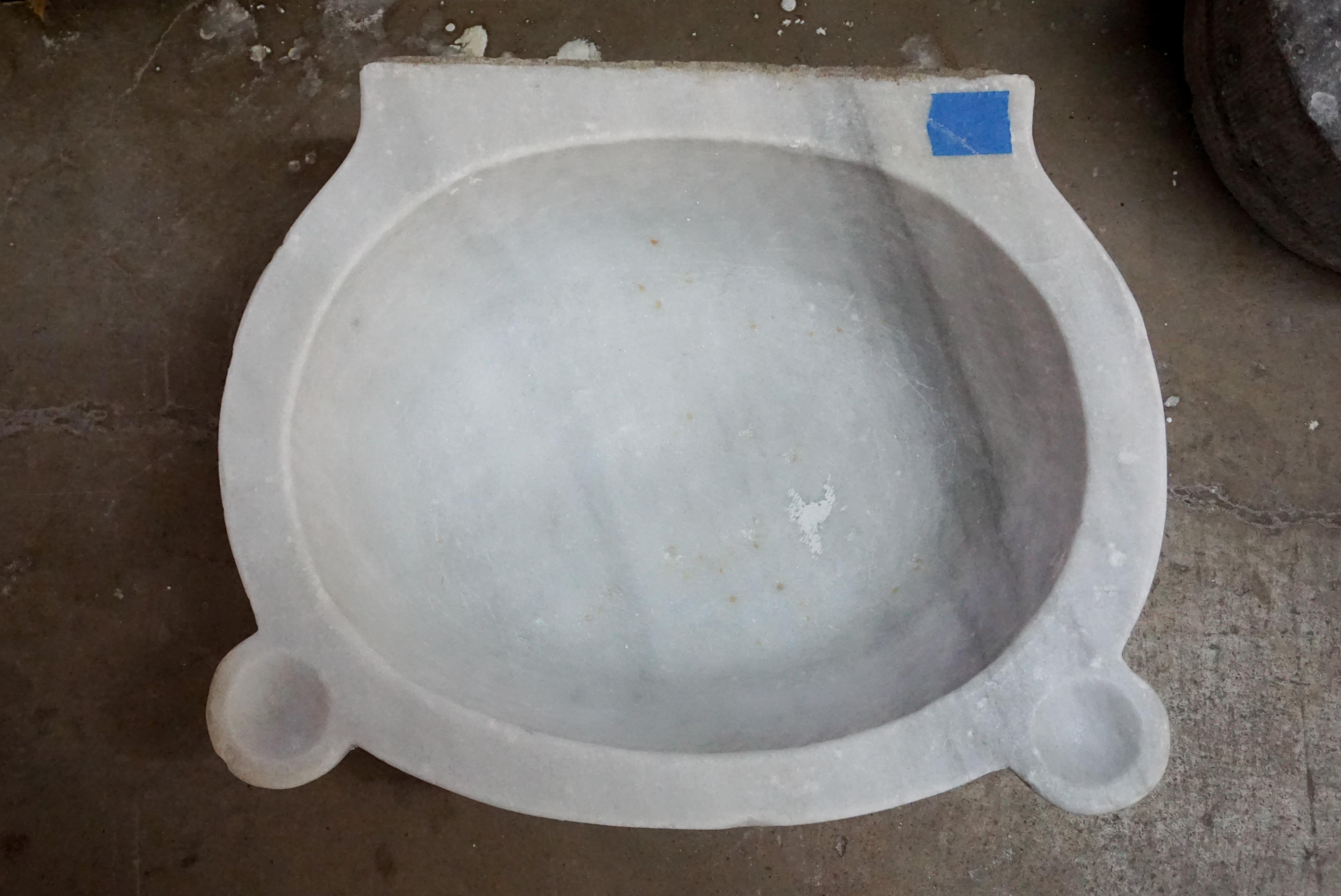 Antique White Marble Sink In Good Condition In Dallas, TX