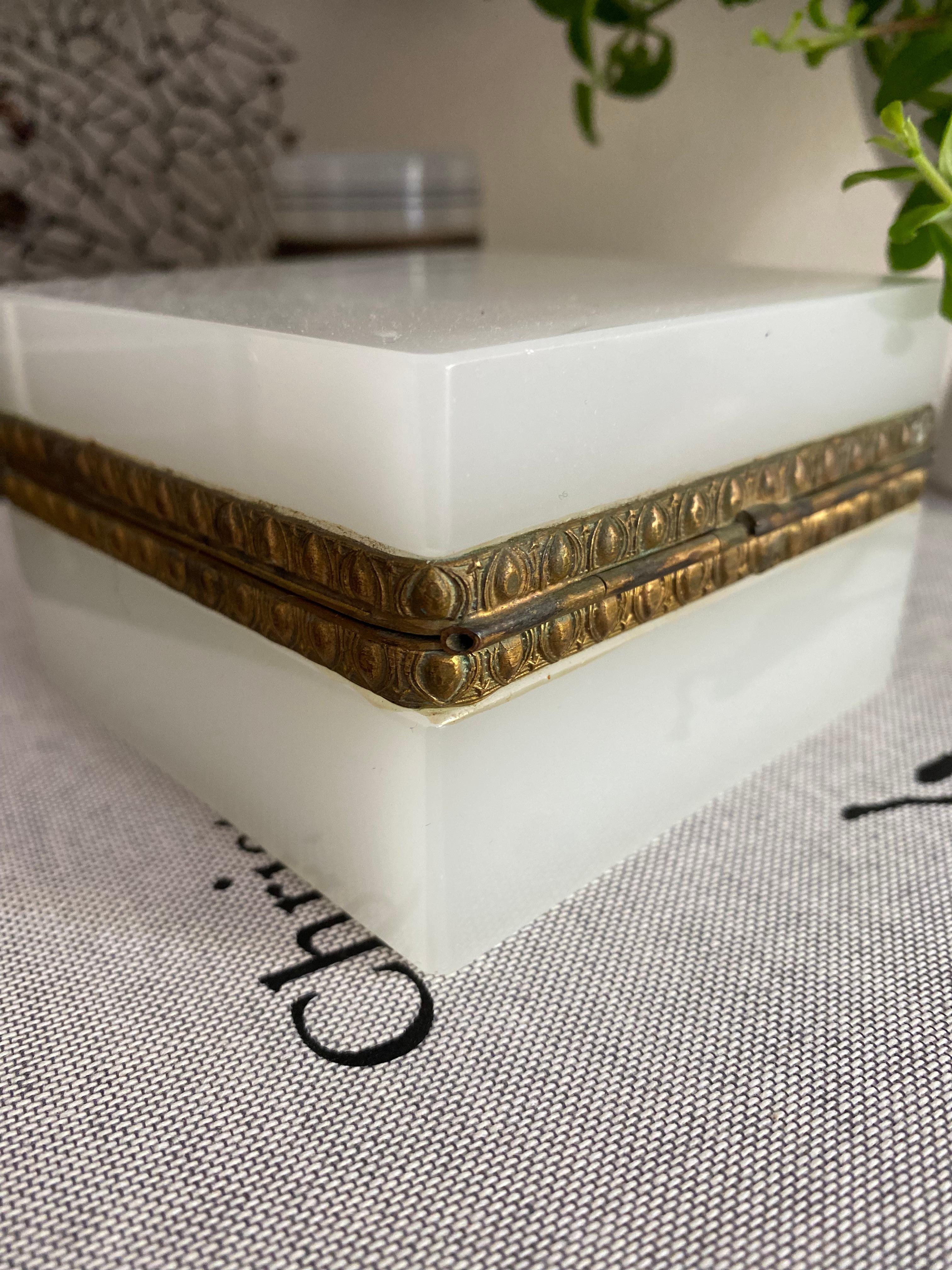 Bronze Antique white opaline glass box with beautiful decorated gilt hinge