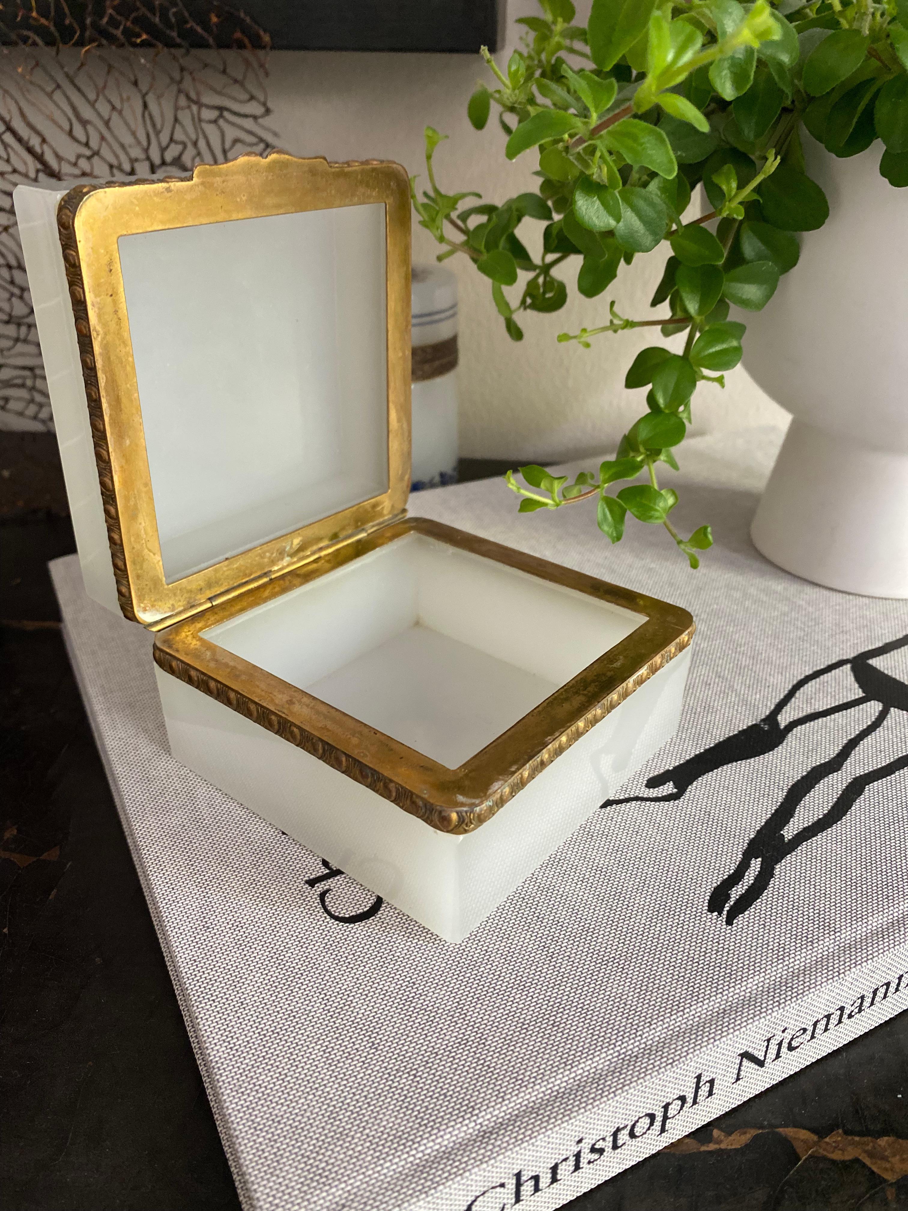 Antique white opaline glass box with beautiful decorated gilt hinge 1