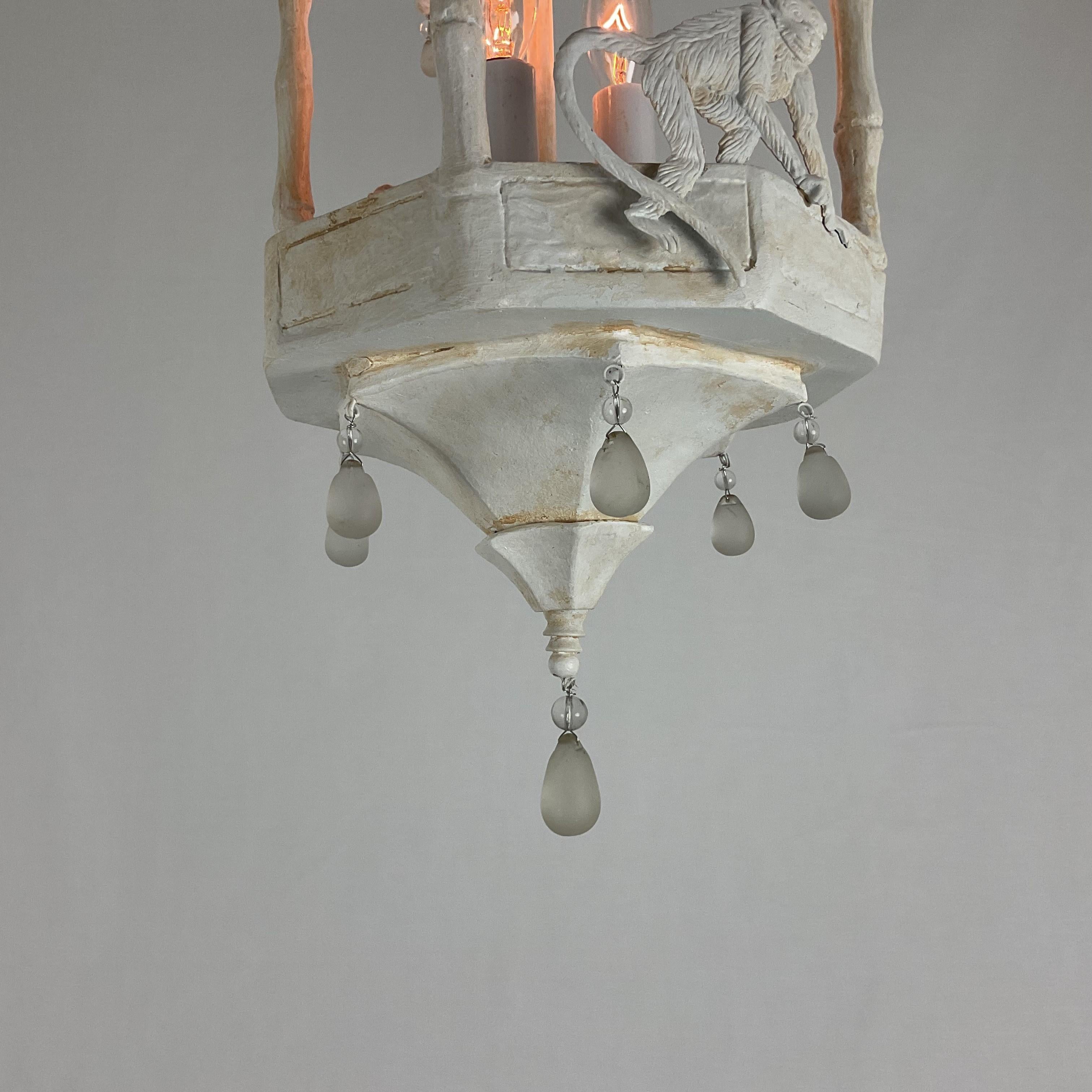 Farol Mono Pagoda Blanco Antiguo Chinoiserie en venta