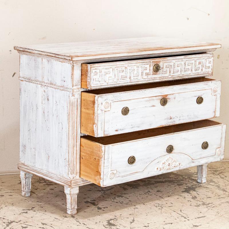 Unique to this Gustavian chest of 3 drawers is the distinctive carving along the top drawer, once known as a “meander” (a decorative border made from a continuous line), more commonly referred to as a “Greek key” today. Let your gaze drop to the