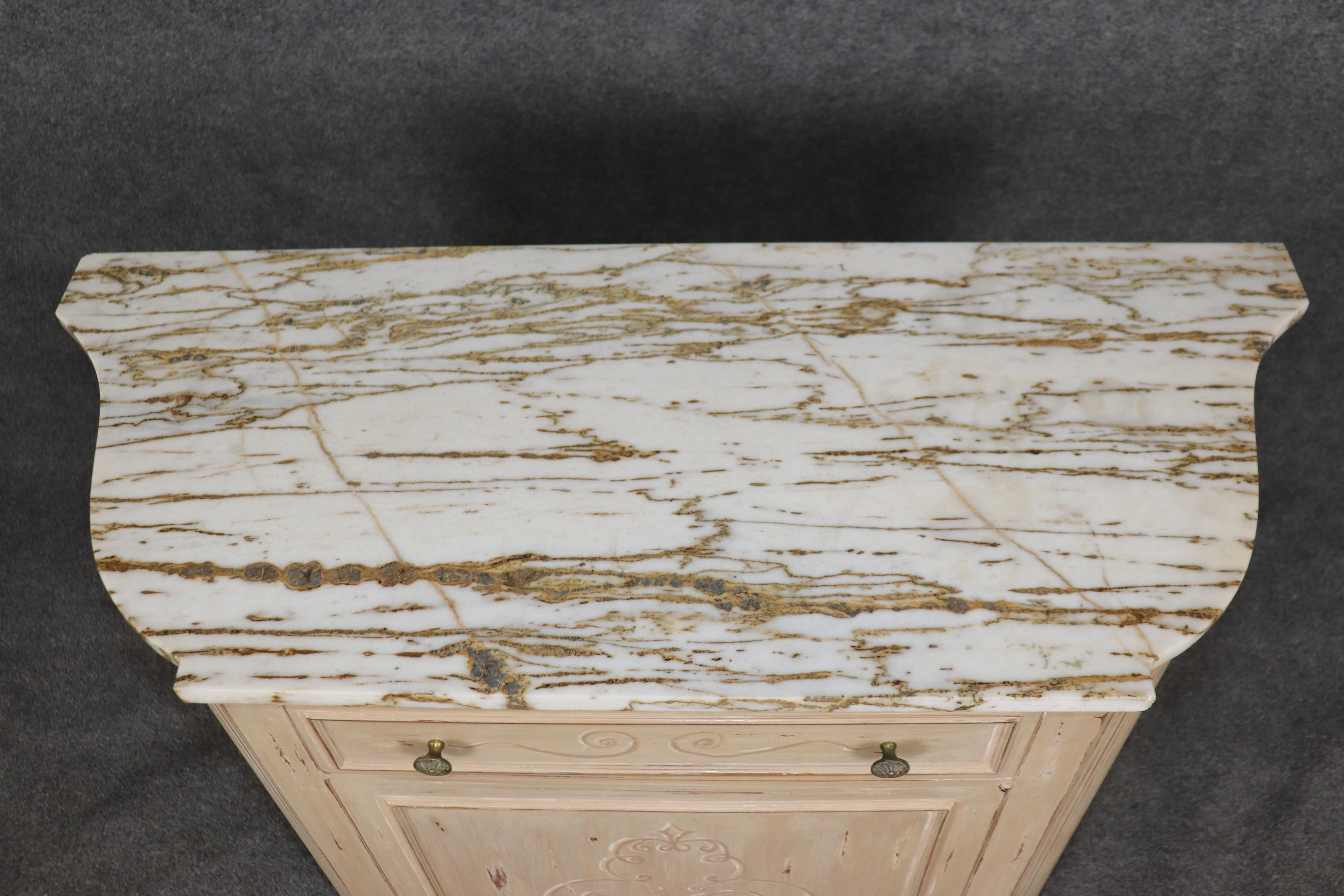 Ancienne commode à une porte de style vénitien peinte en blanc avec dessus en marbre Circa 1950 en vente 3