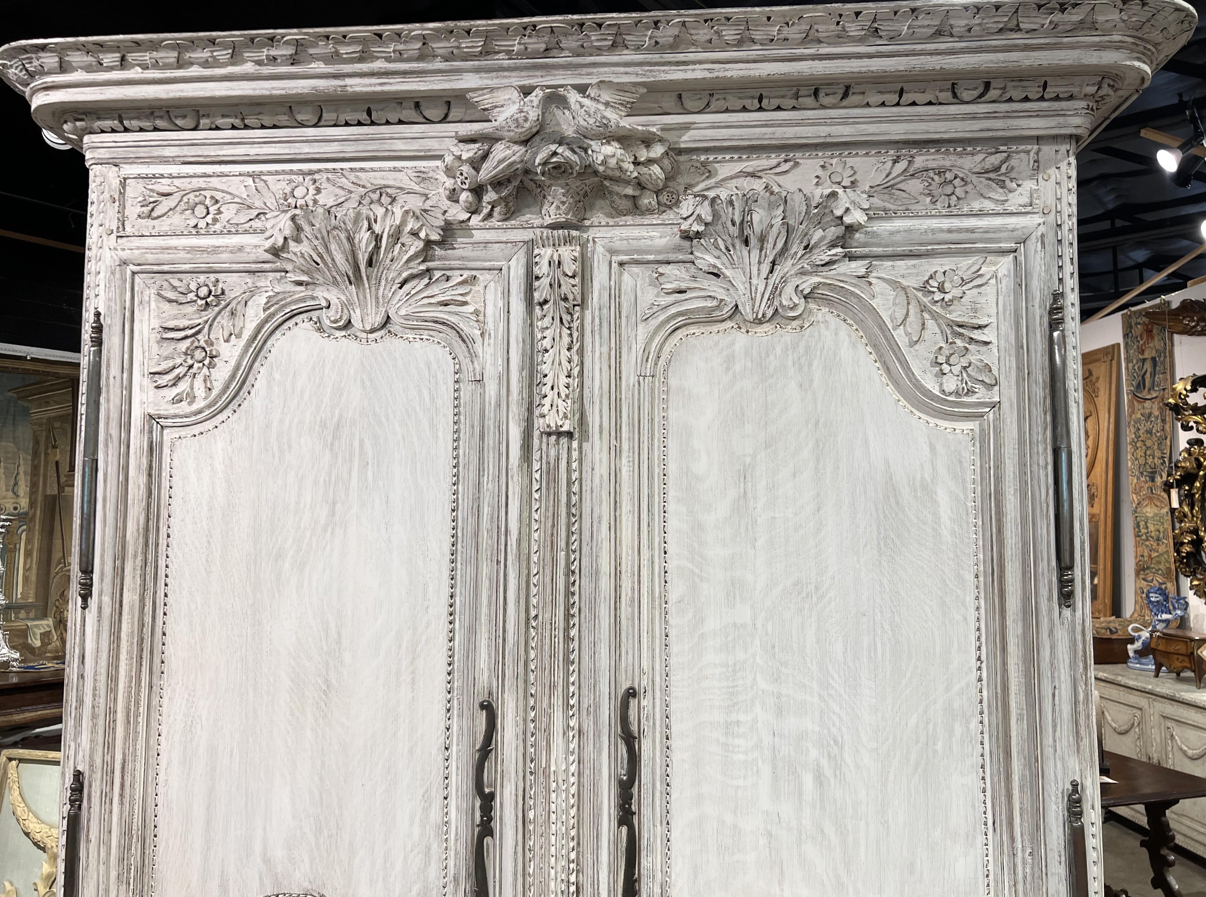 Antiguo Armario de Roble Pintado de Blanco de Normandía, Circa 1880 en venta 9