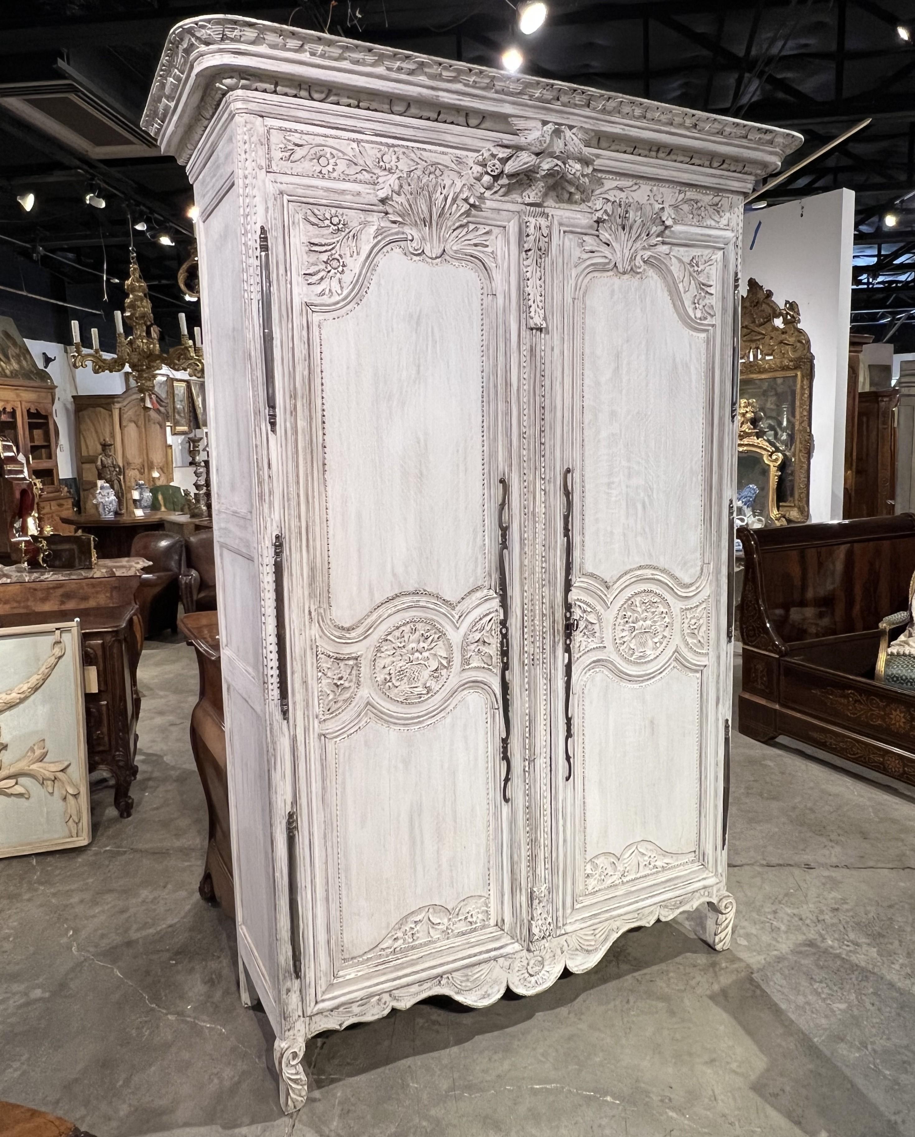 Antiguo Armario de Roble Pintado de Blanco de Normandía, Circa 1880 en venta 11