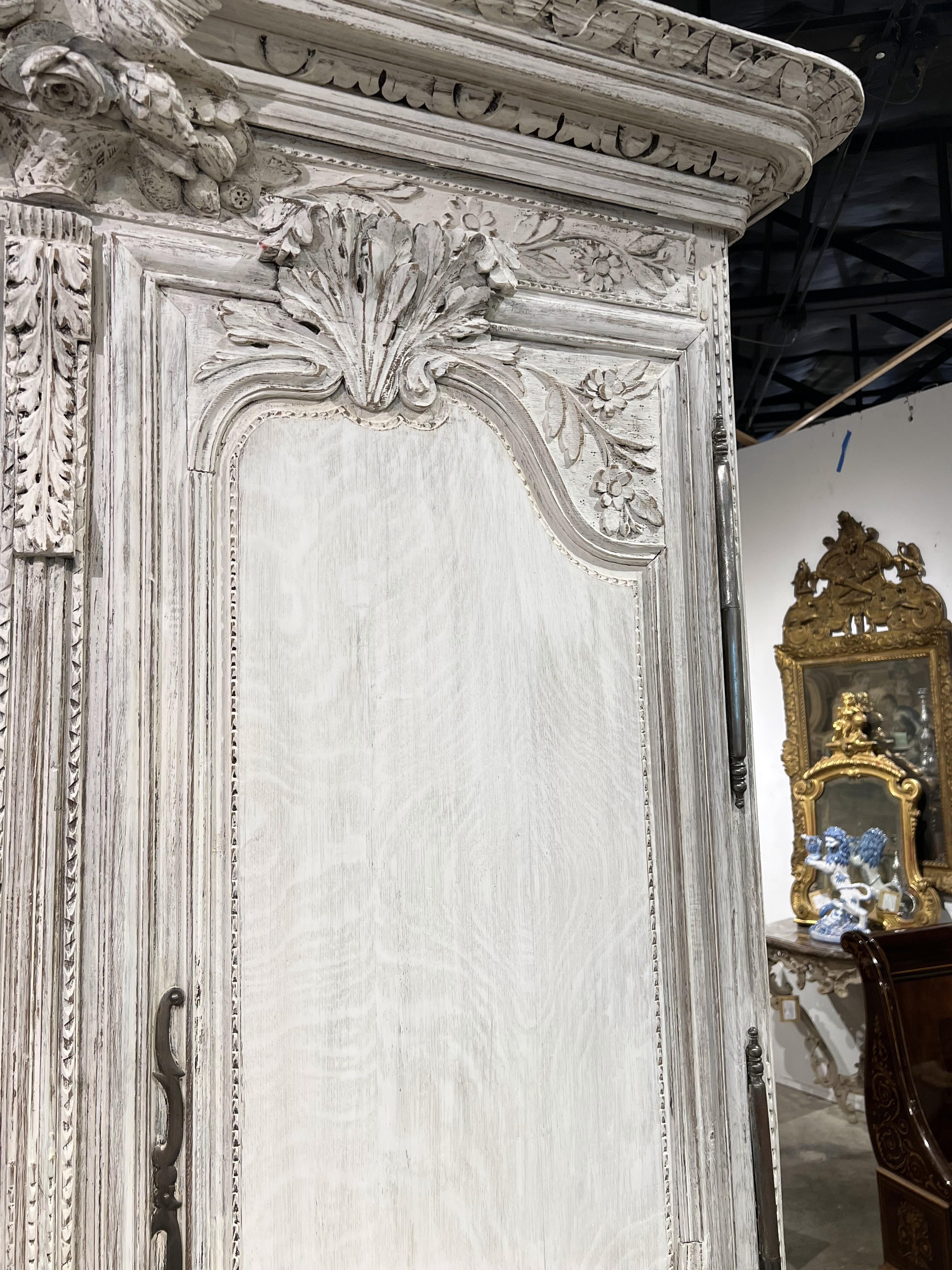 Antiguo Armario de Roble Pintado de Blanco de Normandía, Circa 1880 Metal en venta