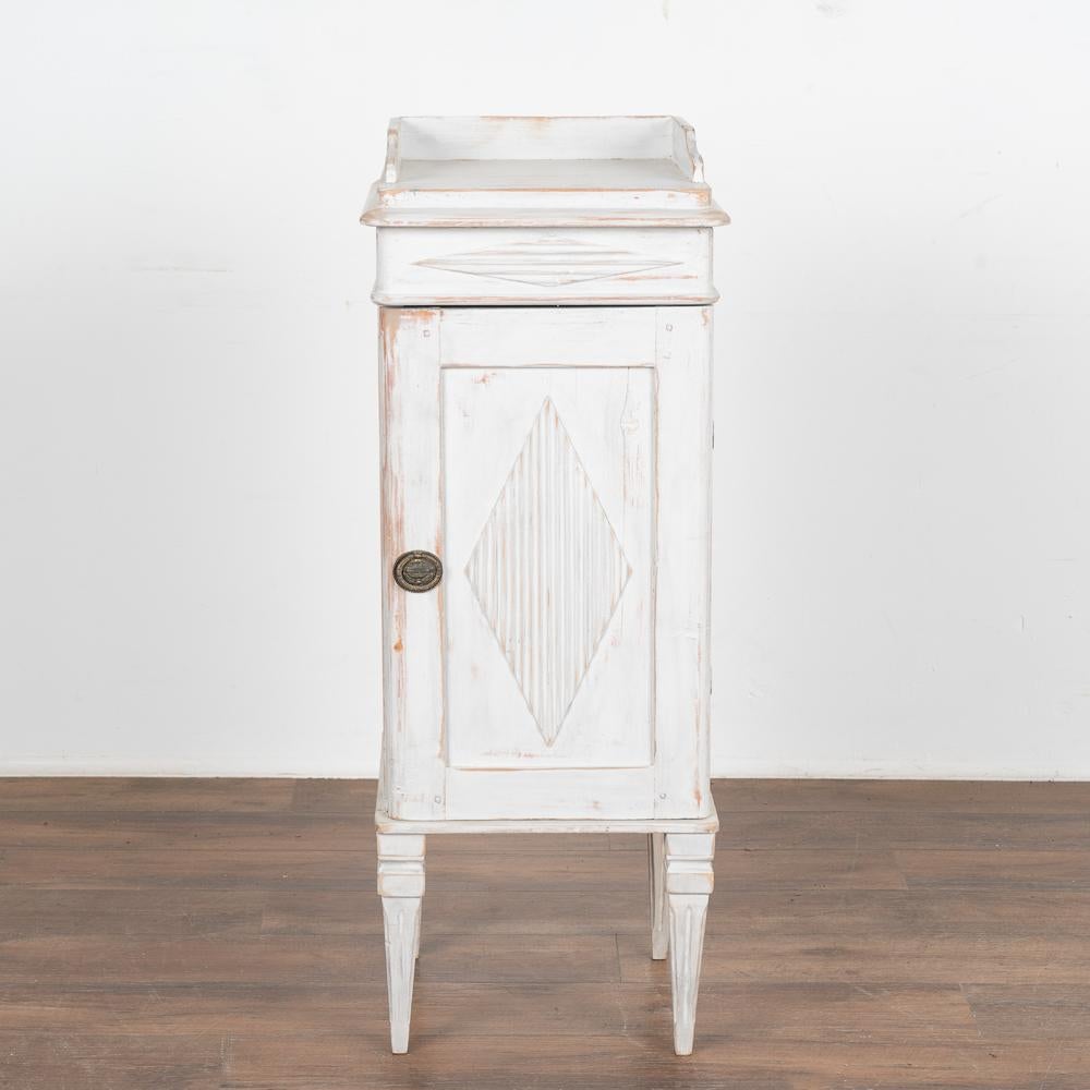 Antique White Painted Small Cabinet Nightstand from Sweden, circa 1880 For Sale 1