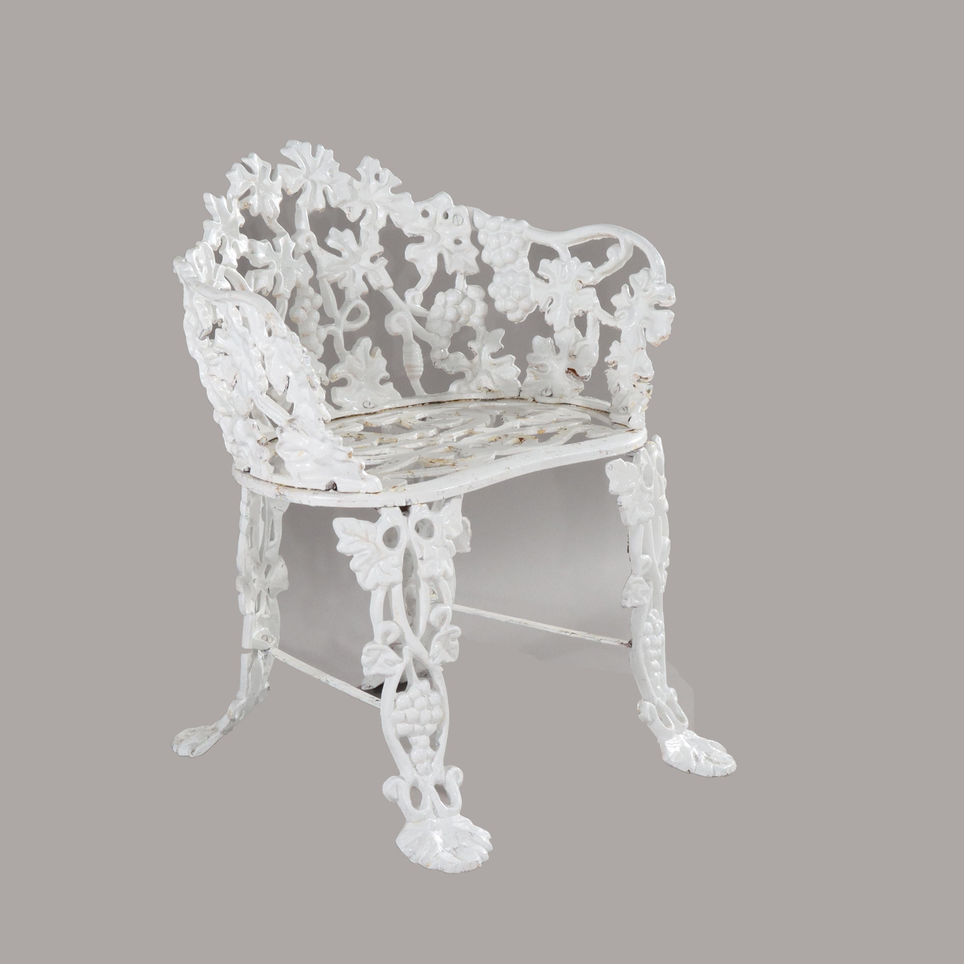 Antique White Painted Wrought Iron Grape & Leaf Garden Seat c1890 In Good Condition For Sale In Big Flats, NY