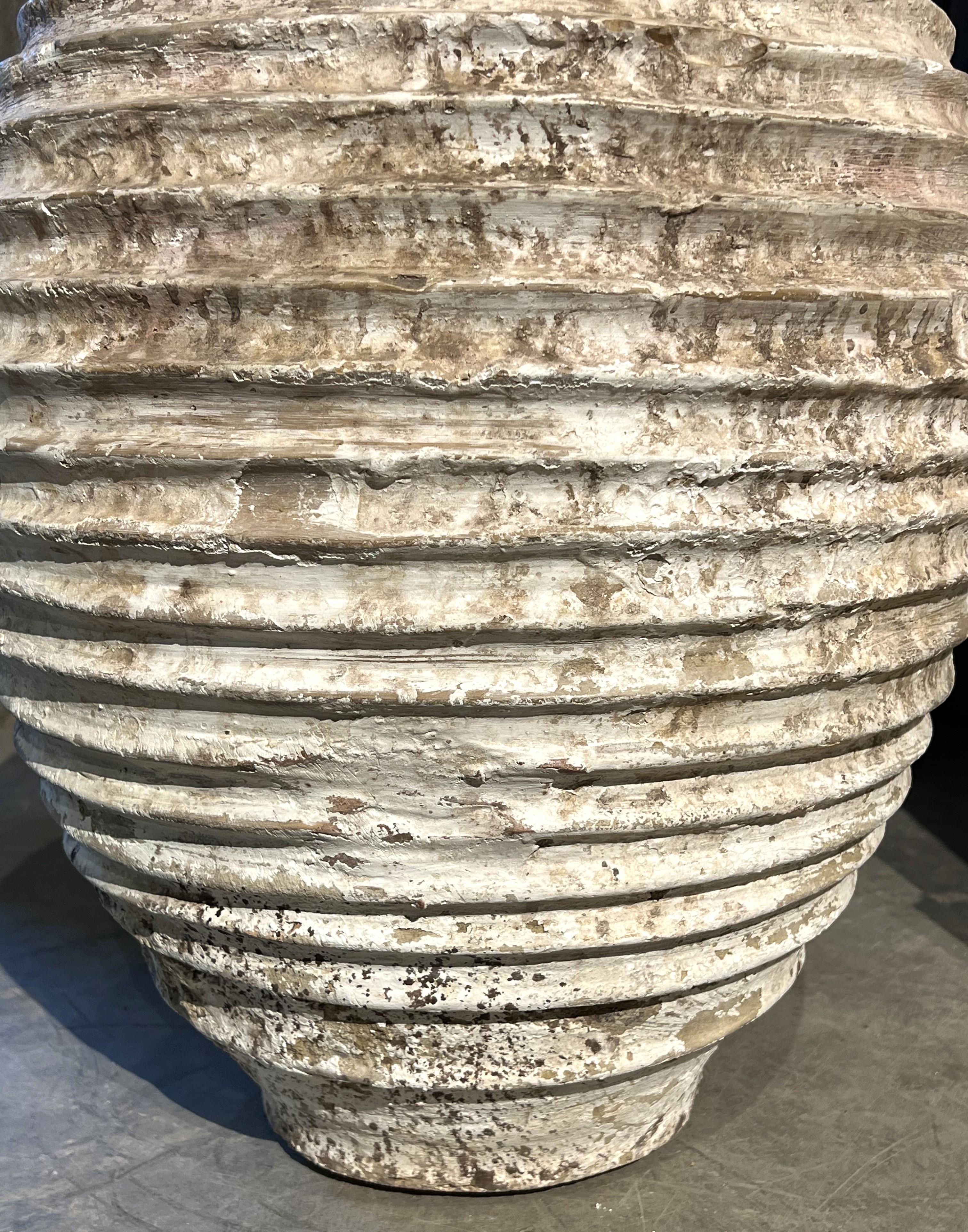 Antigua maceta de terracota patinada blanca de Grecia en Bueno estado para la venta en Dallas, TX