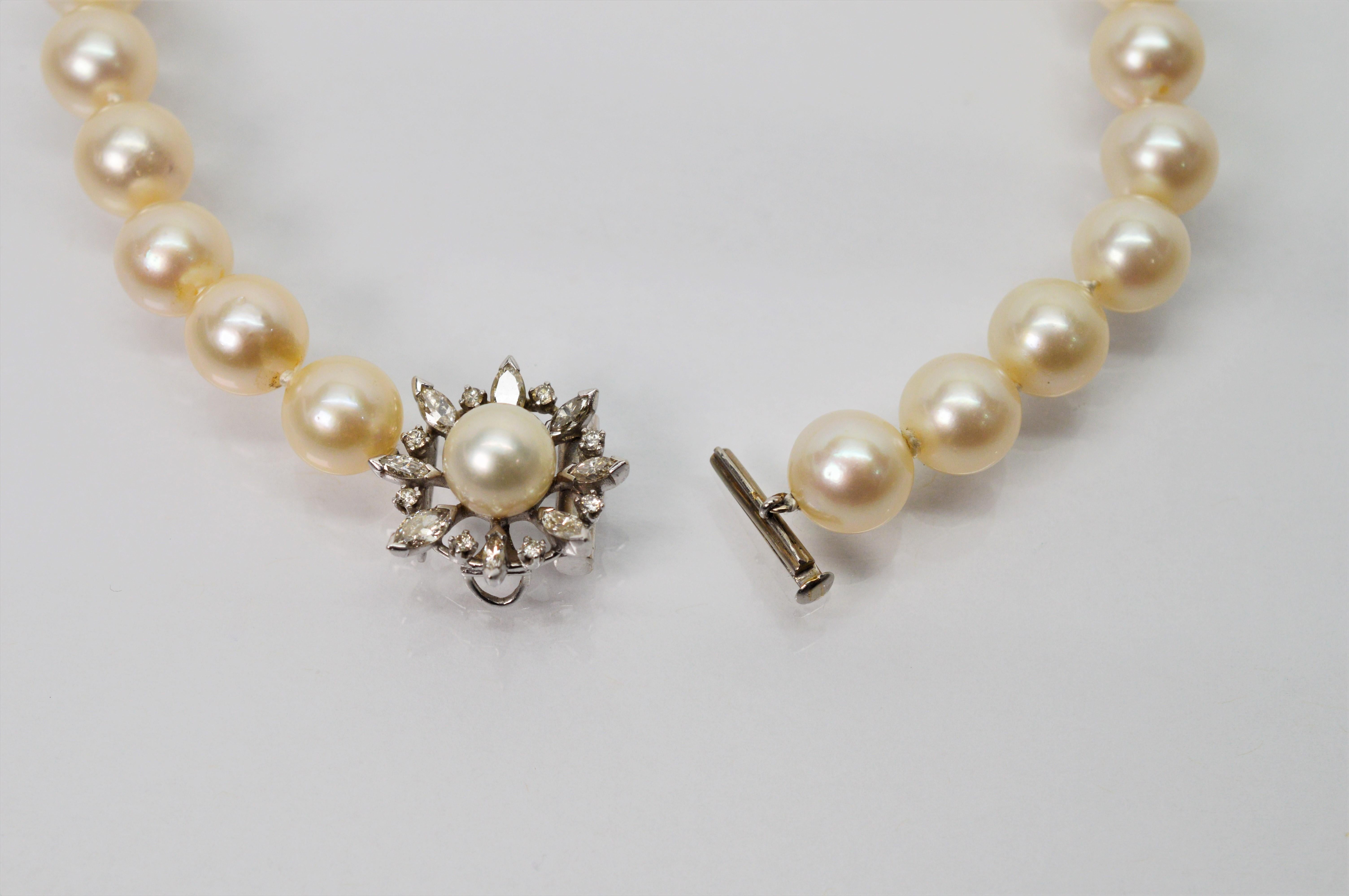 Antiker weißer Perlen-Choker mit Diamant-Platin-Perlen-Verschluss im Angebot 1