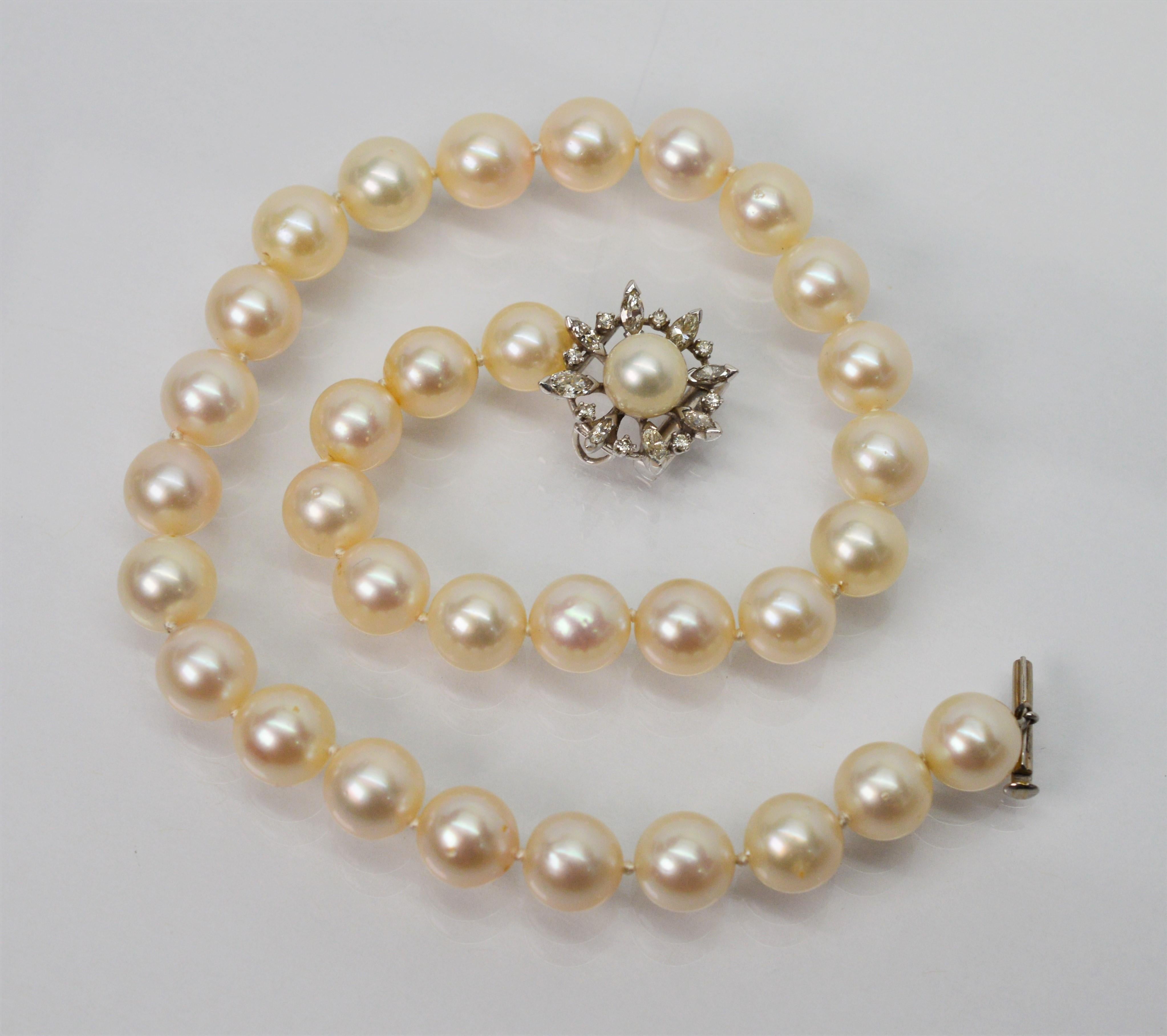Women's Antique White Pearl Choker with Diamond Platinum Pearl Clasp For Sale