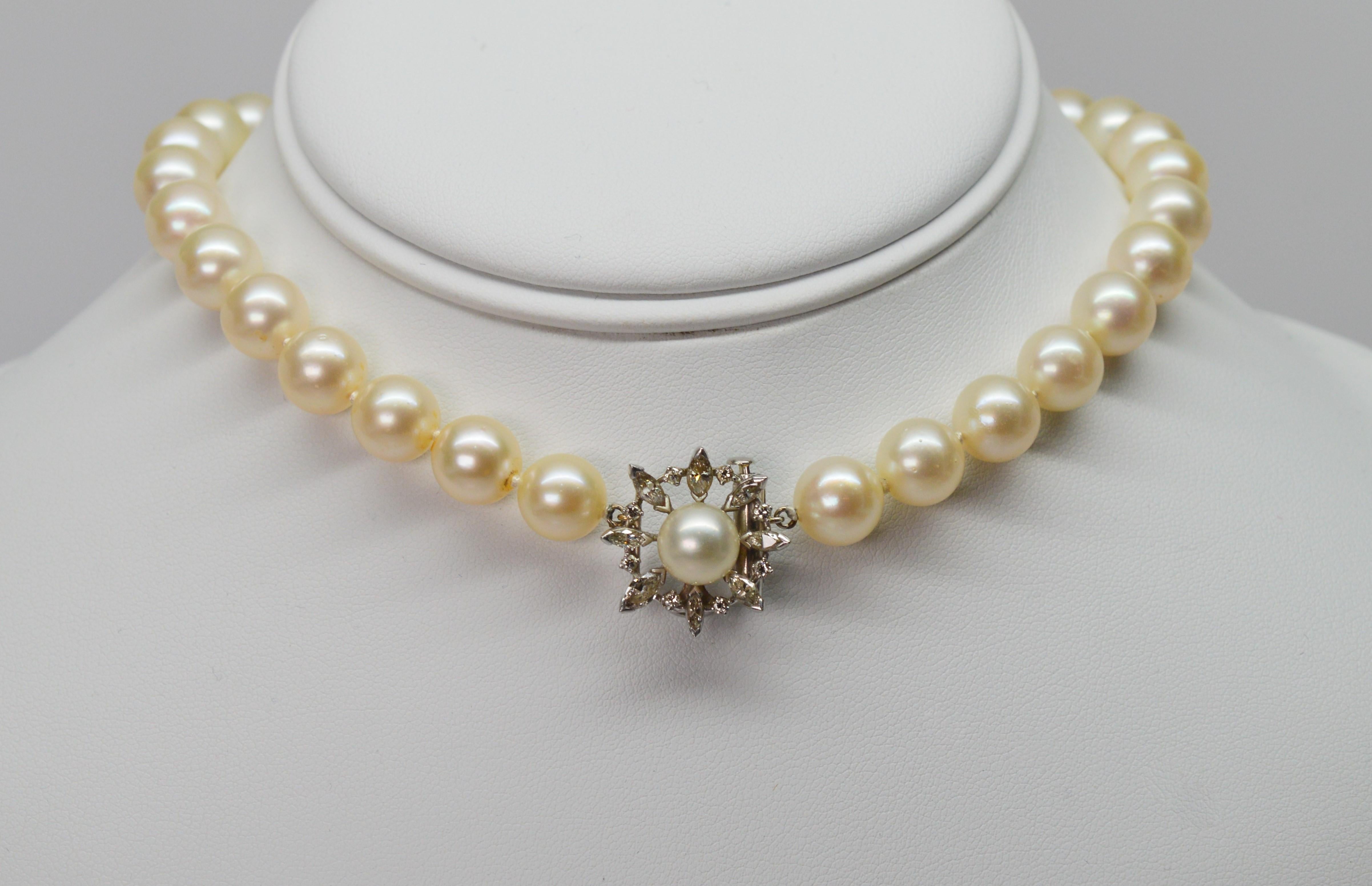Antique White Pearl Choker with Diamond Platinum Pearl Clasp For Sale 1