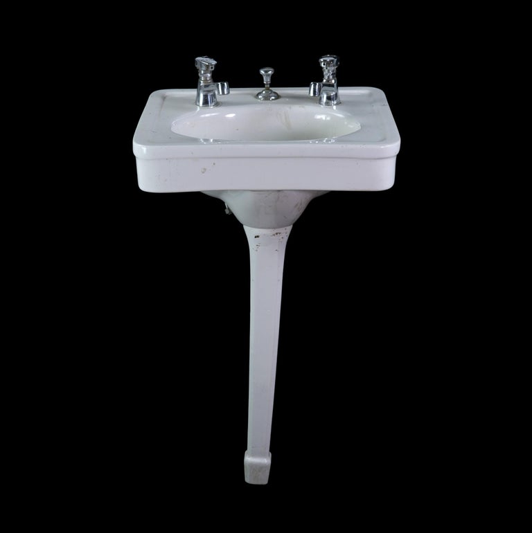 Antique White Porcelain Peg Leg Pedestal Sink For Sale at 1stDibs peg