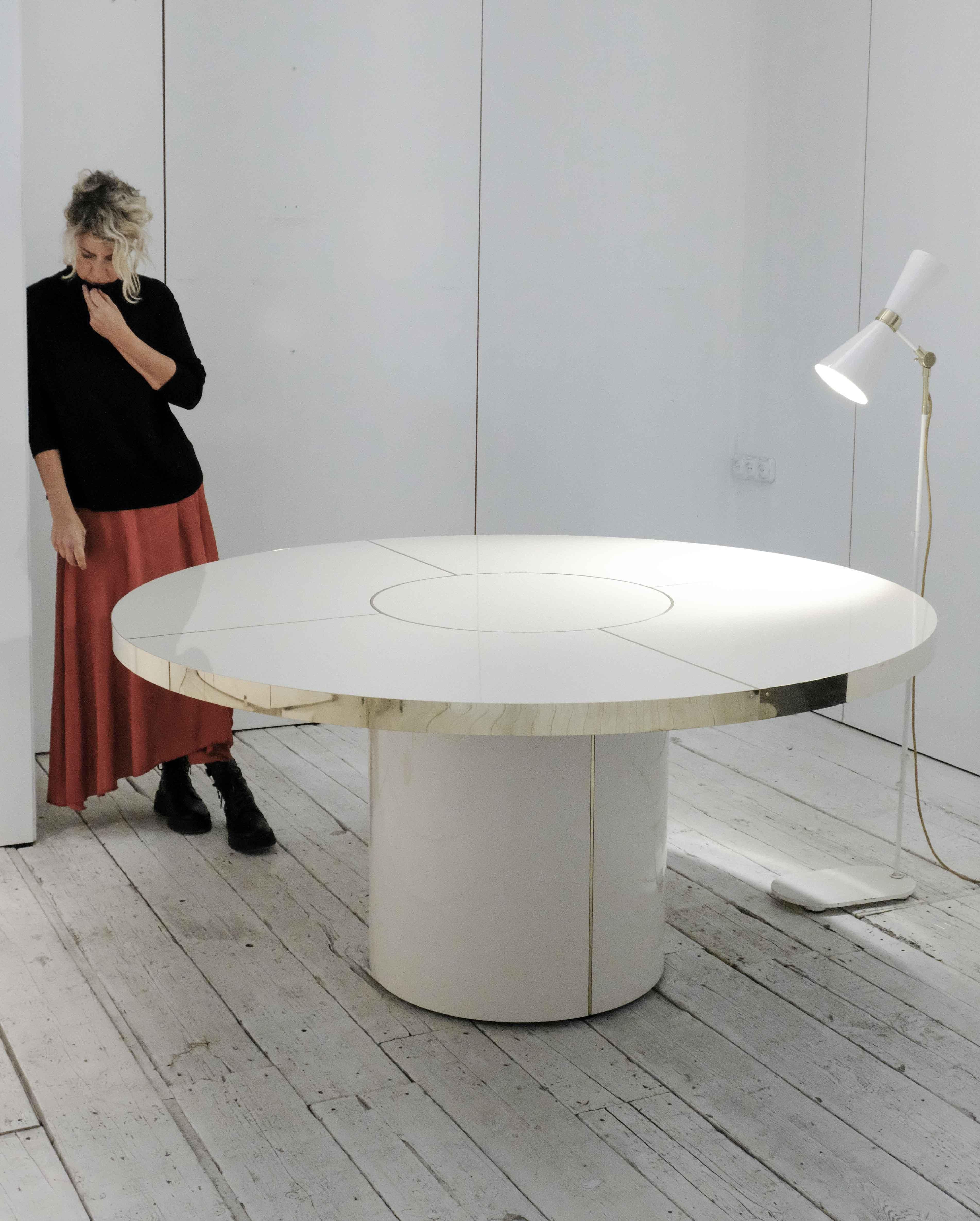 Contemporary Antique White Round Table in High Gloss Laminate & Steel Marquetry L For Sale