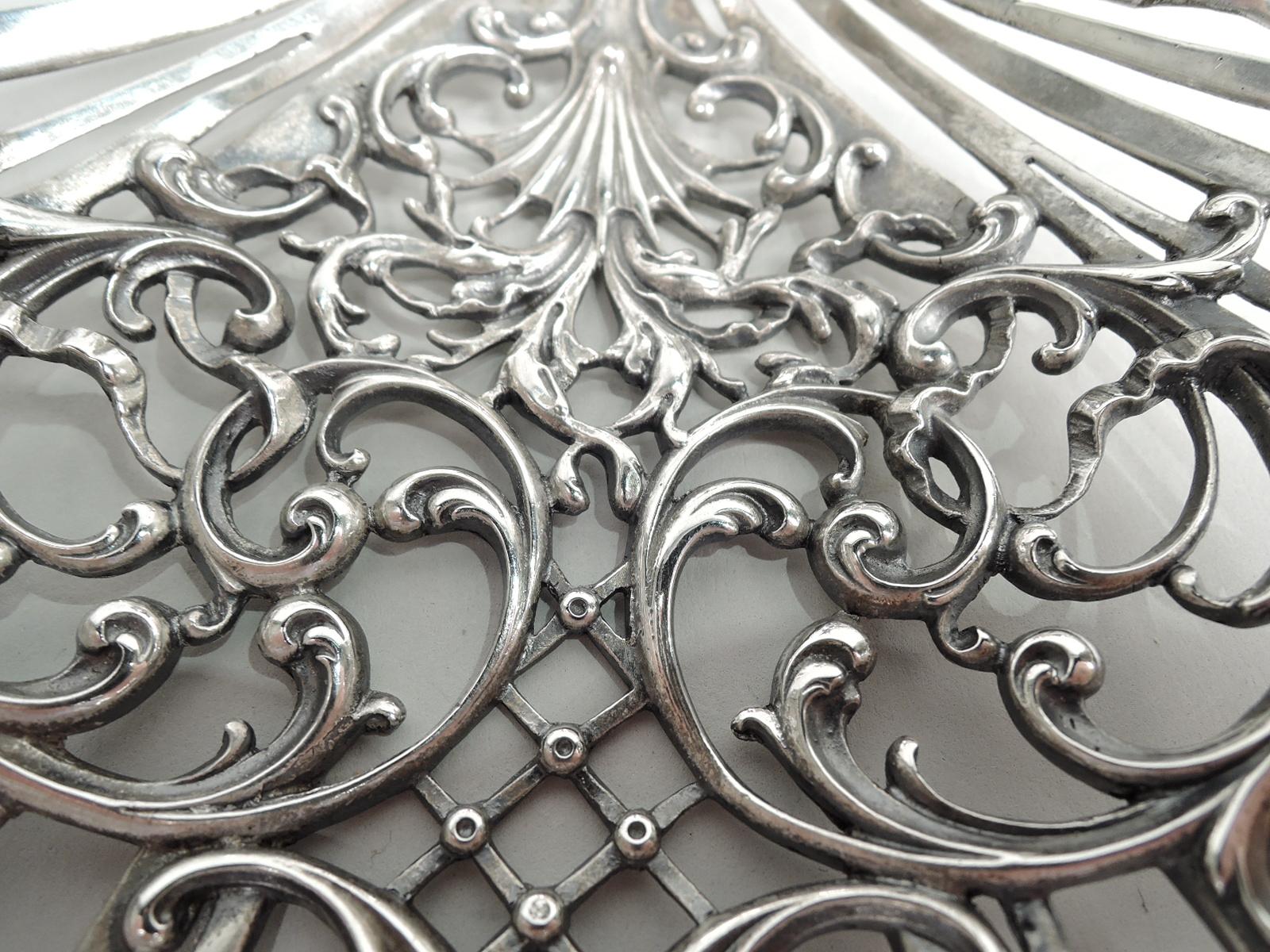American Antique Whiting Edwardian Art Nouveau Sterling Silver Bonbon Scoop