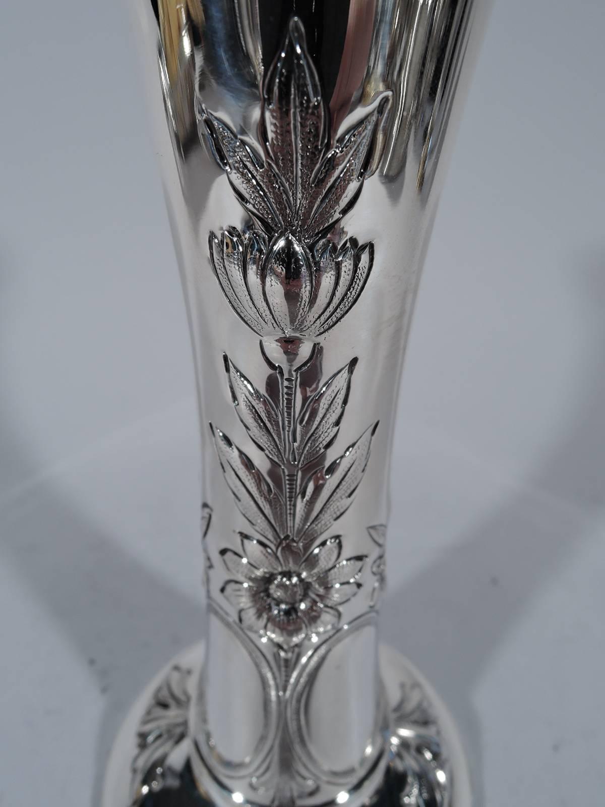 Antique Whiting Edwardian Sterling Silver Vase In Excellent Condition In New York, NY