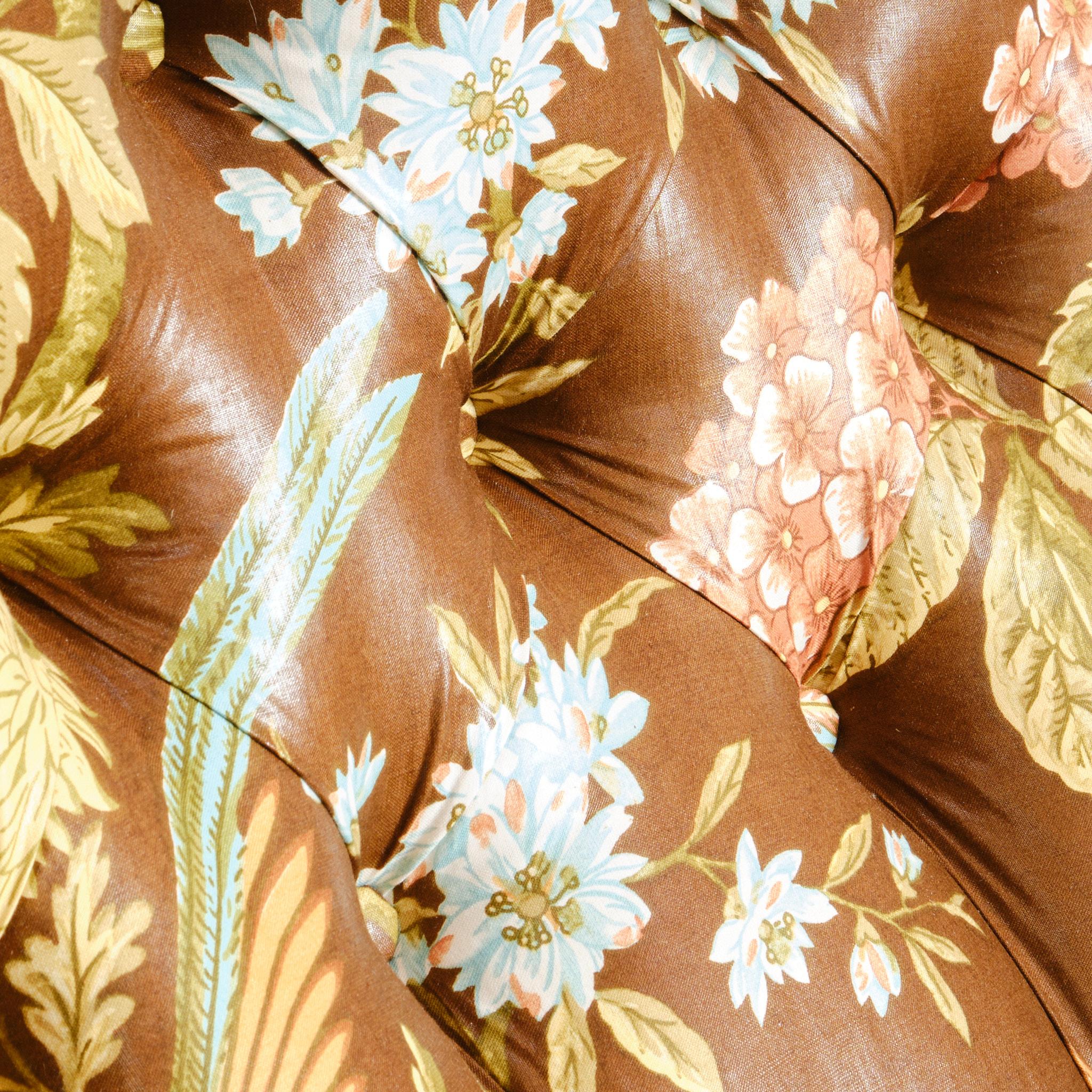 Antica poltrona Whytock & Reid in chintz floreale Sanderson d'epoca in vendita 4