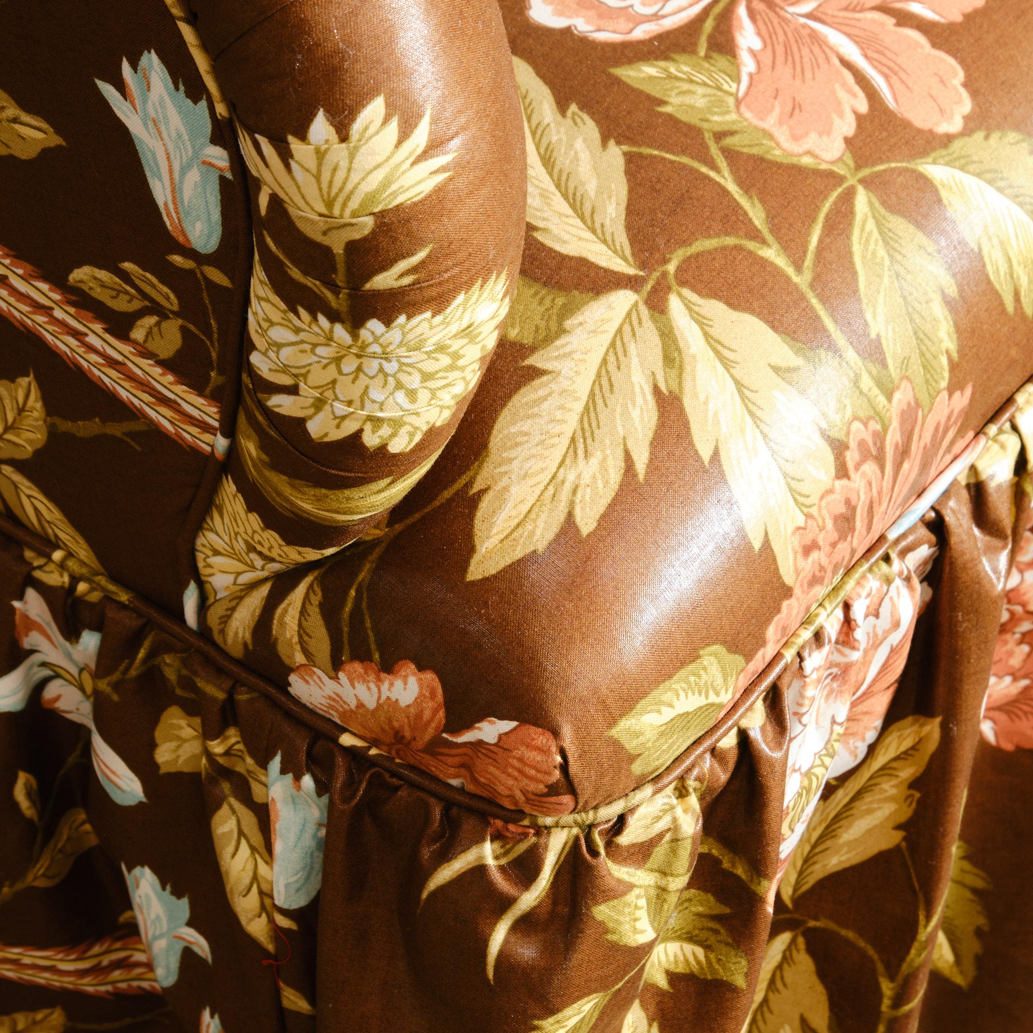 Antica poltrona Whytock & Reid in chintz floreale Sanderson d'epoca in vendita 5