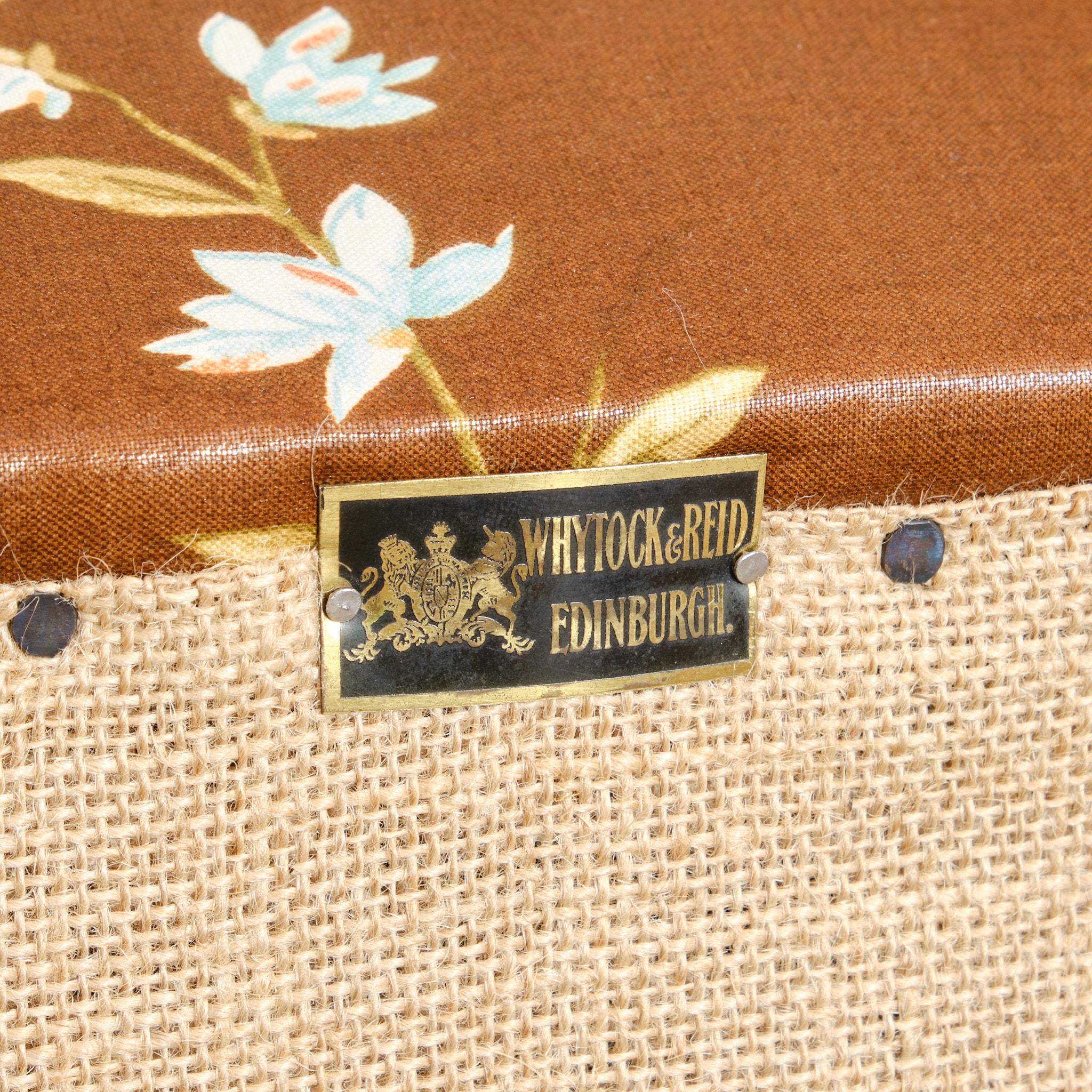 Antica poltrona Whytock & Reid in chintz floreale Sanderson d'epoca in vendita 6