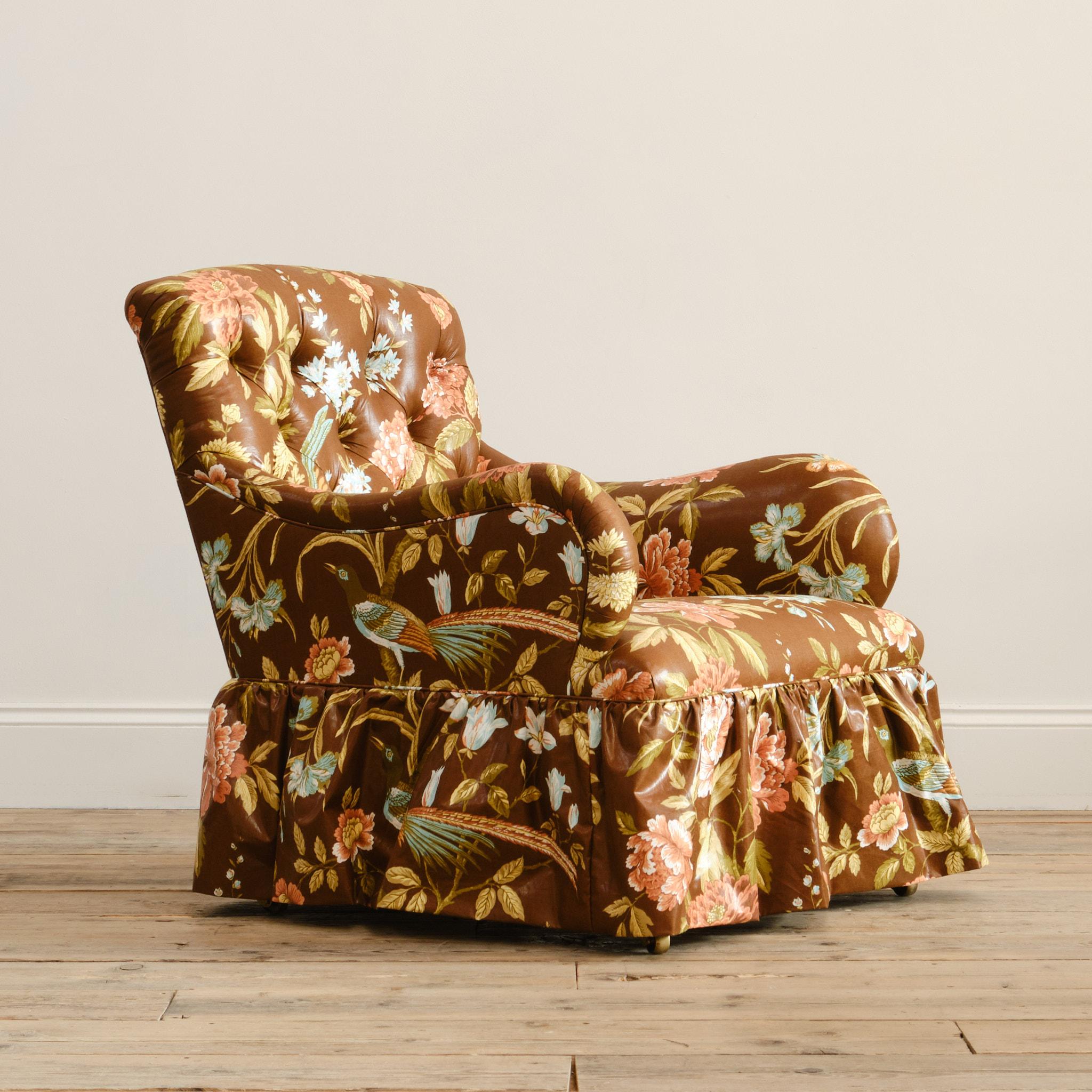 Poltrona di campagna del XIX secolo di Whytock & Reid di Edinburgo. Rivestito da noi in cotone chintz floreale vintage Sanderson 