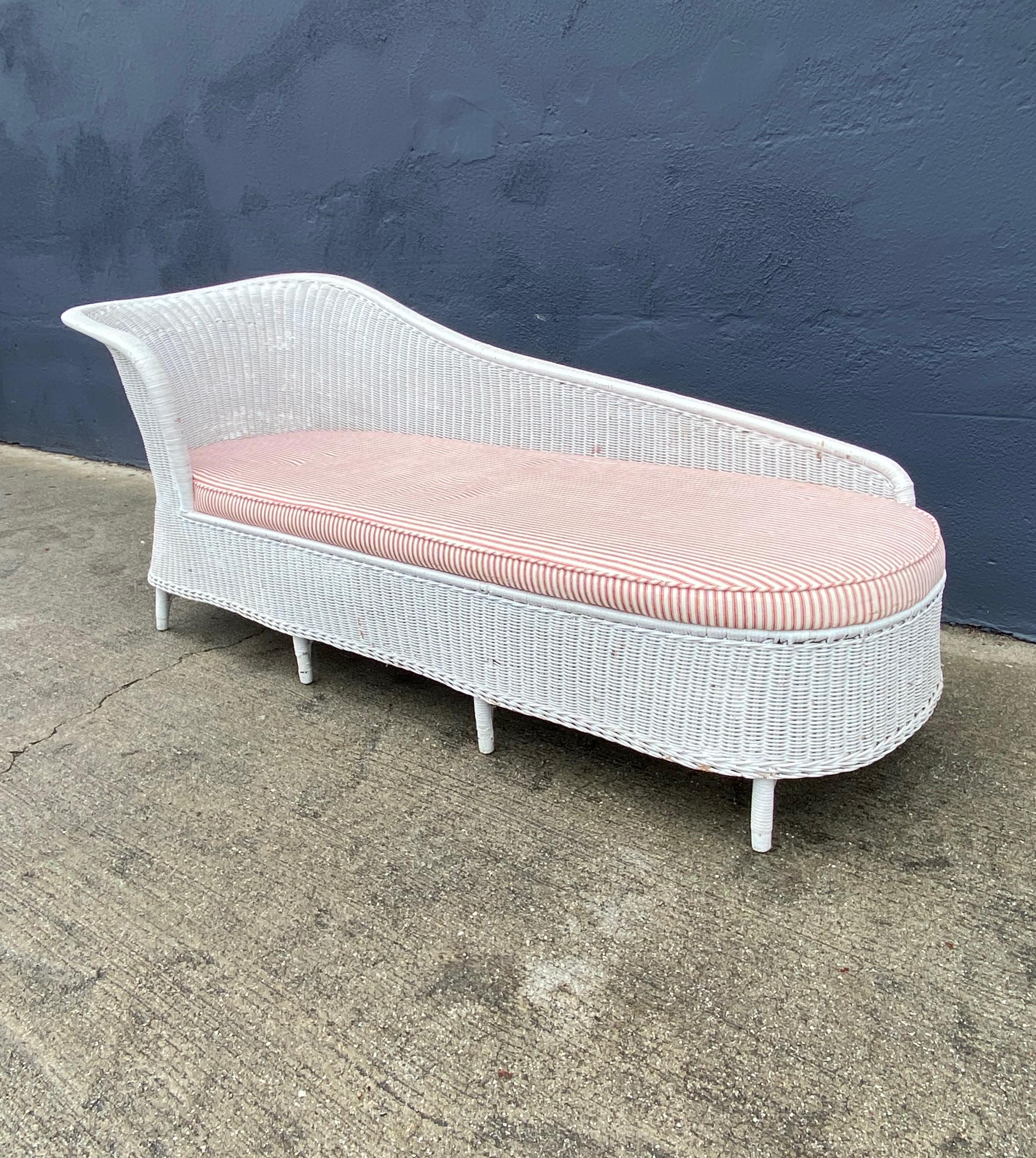 Art Deco Antique Wicker Chaise Longue or Daaybed For Sale