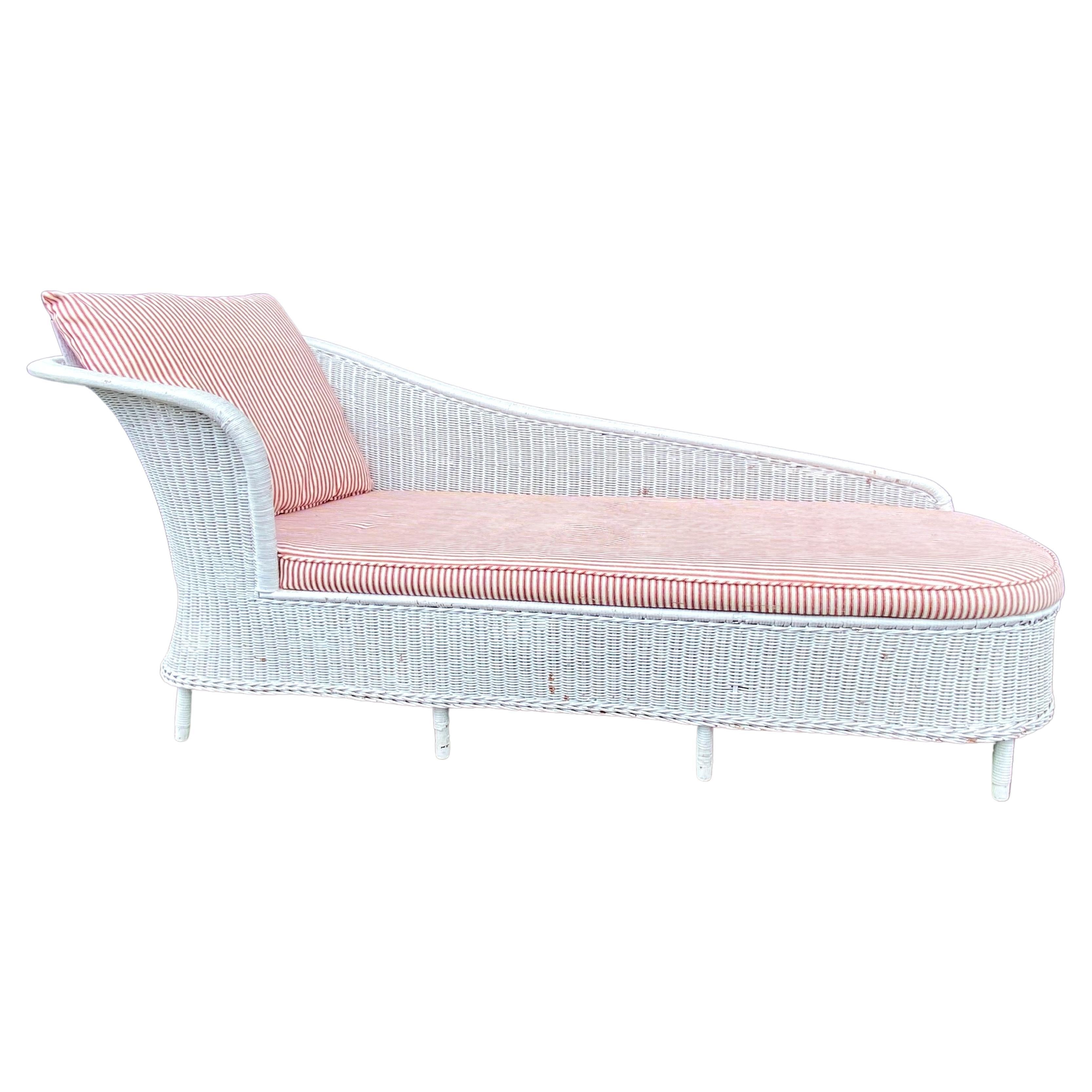Antique Wicker Chaise Longue or Daaybed For Sale