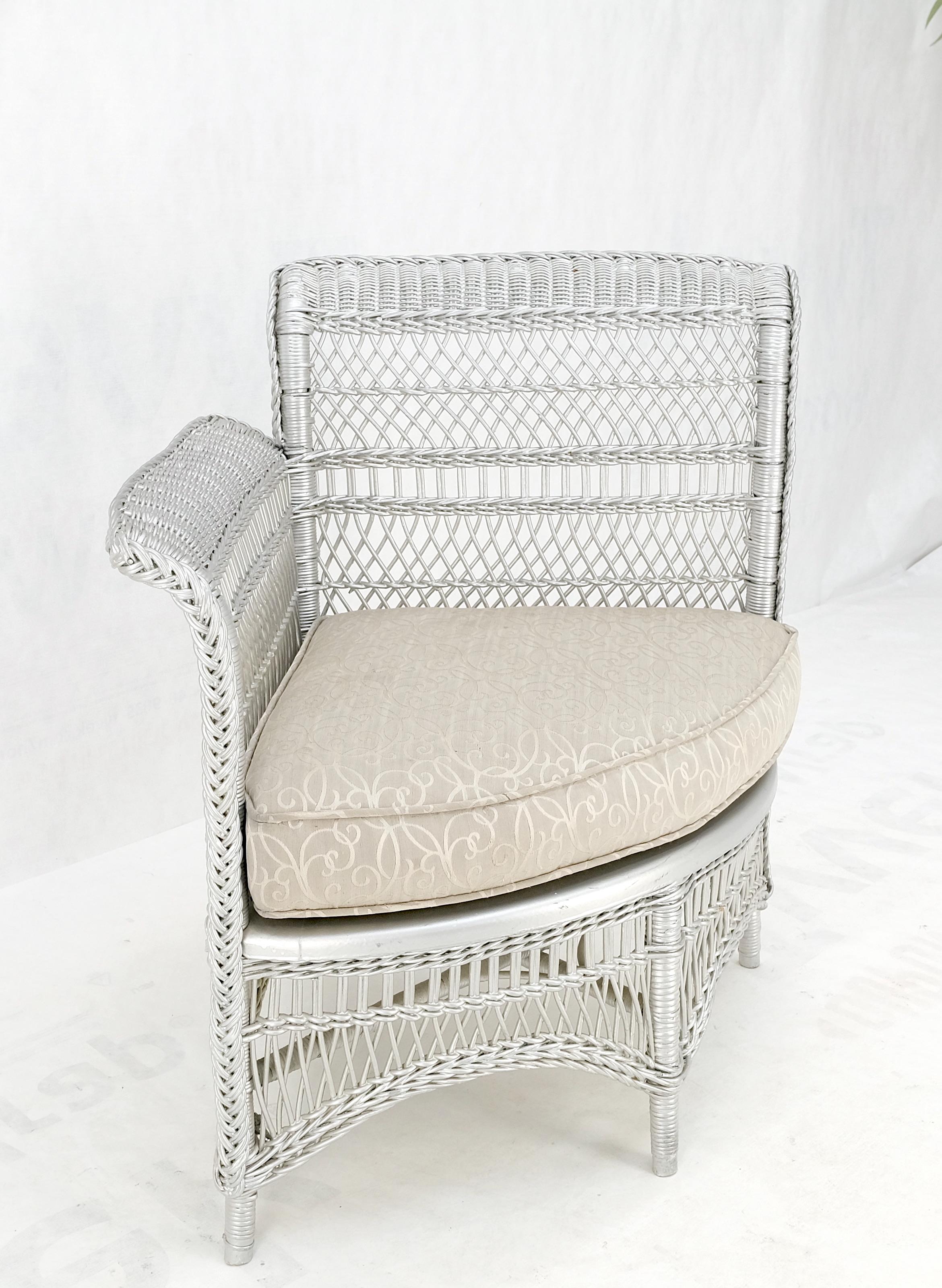 Antique Wicker Corner Chair Finished Painted in Silver Metal Finish Mint For Sale 4