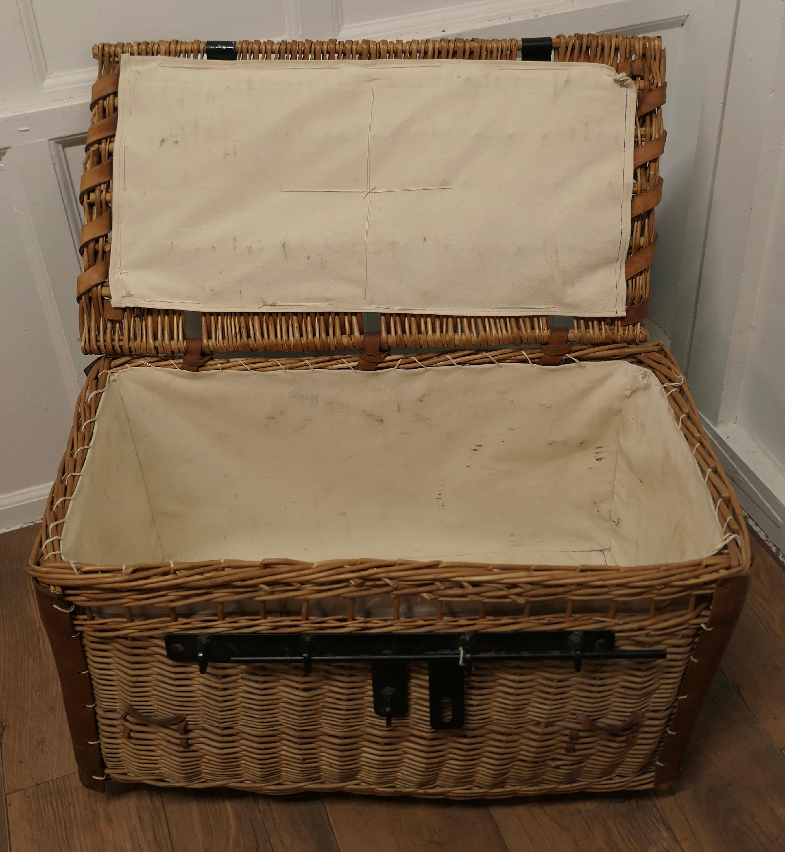 Antique Wicker Laundry Basket or Linen Hamper    1