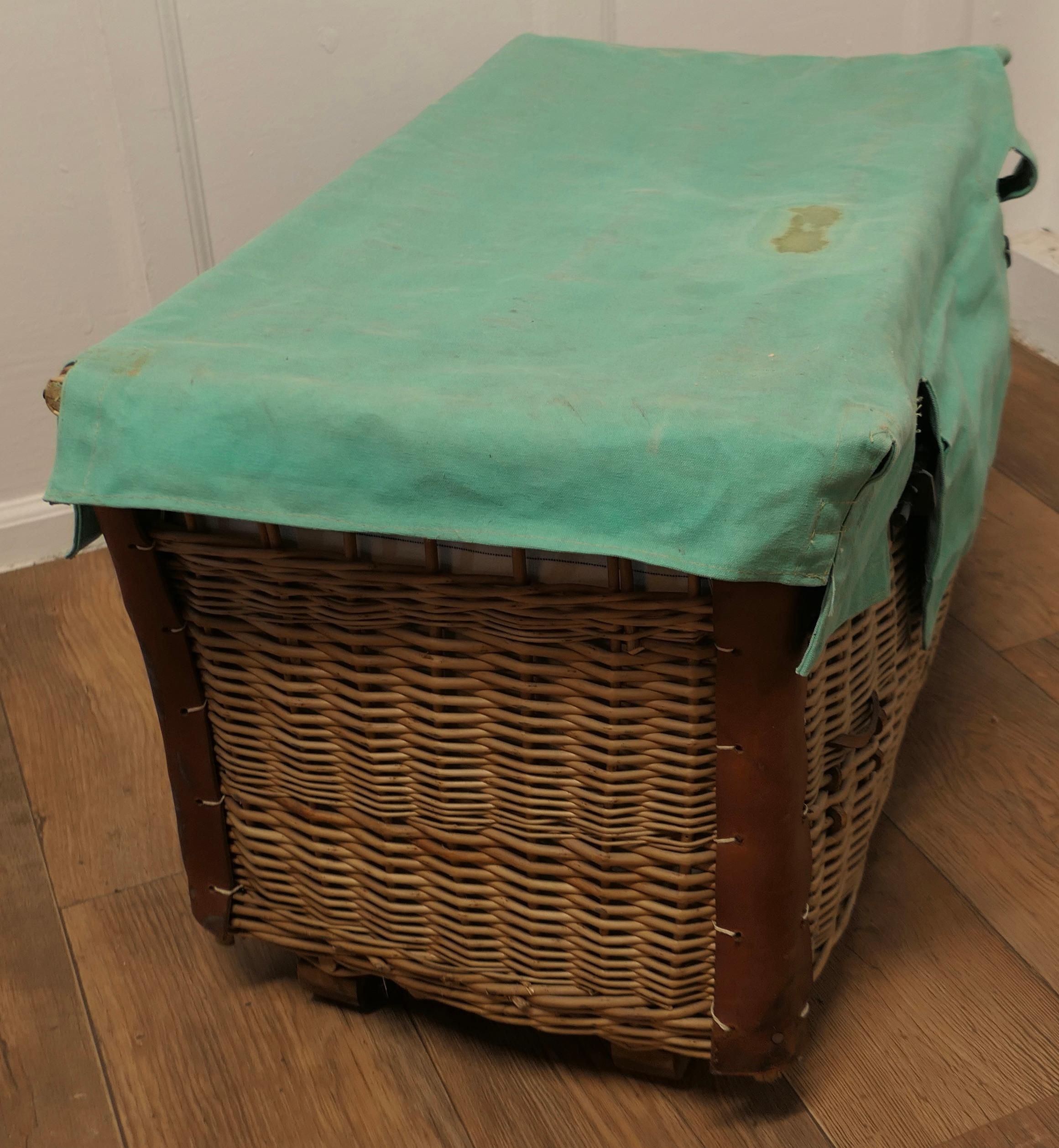 Antique Wicker Laundry Basket or Linen Hamper    3
