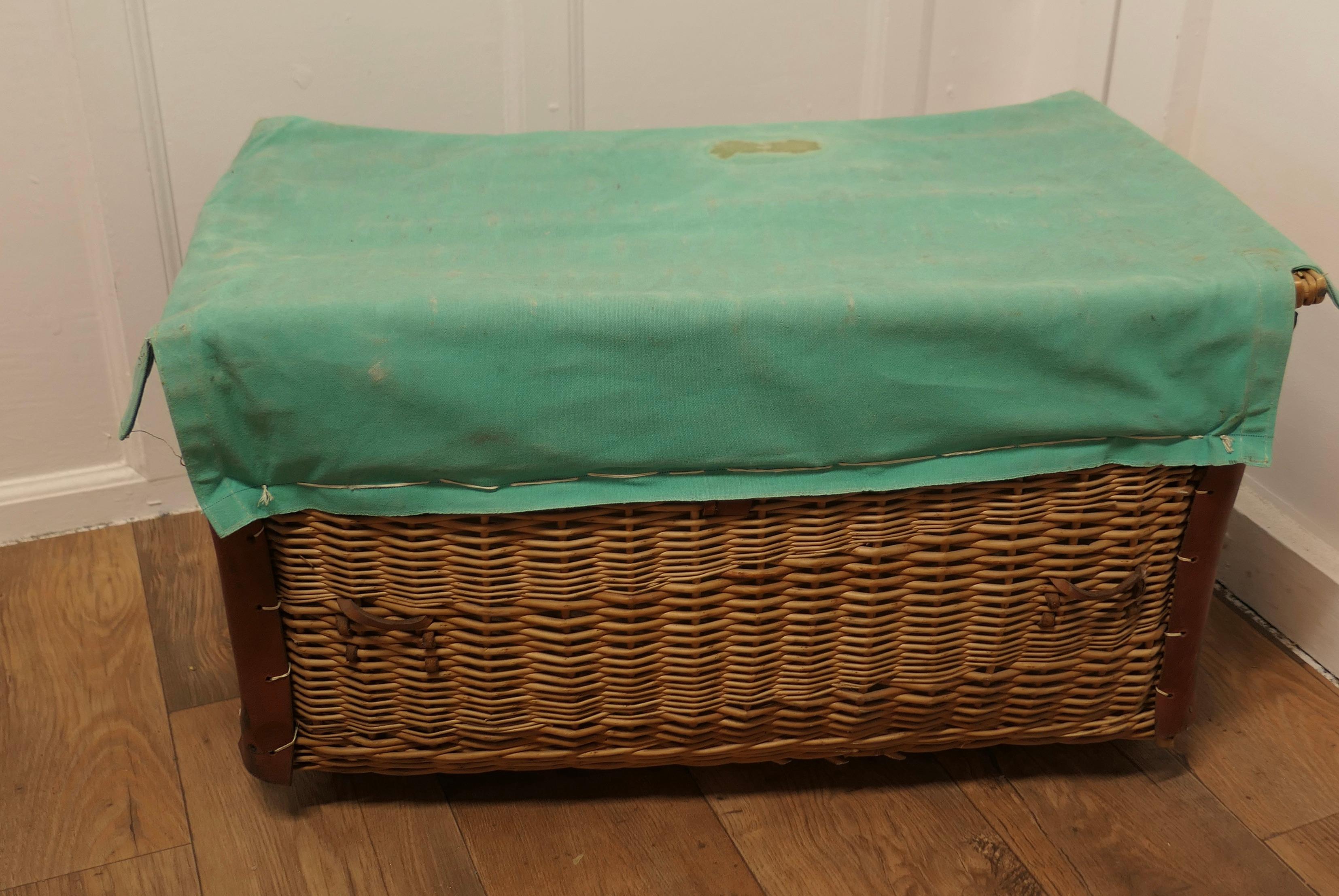Antique Wicker Laundry Basket or Linen Hamper    4