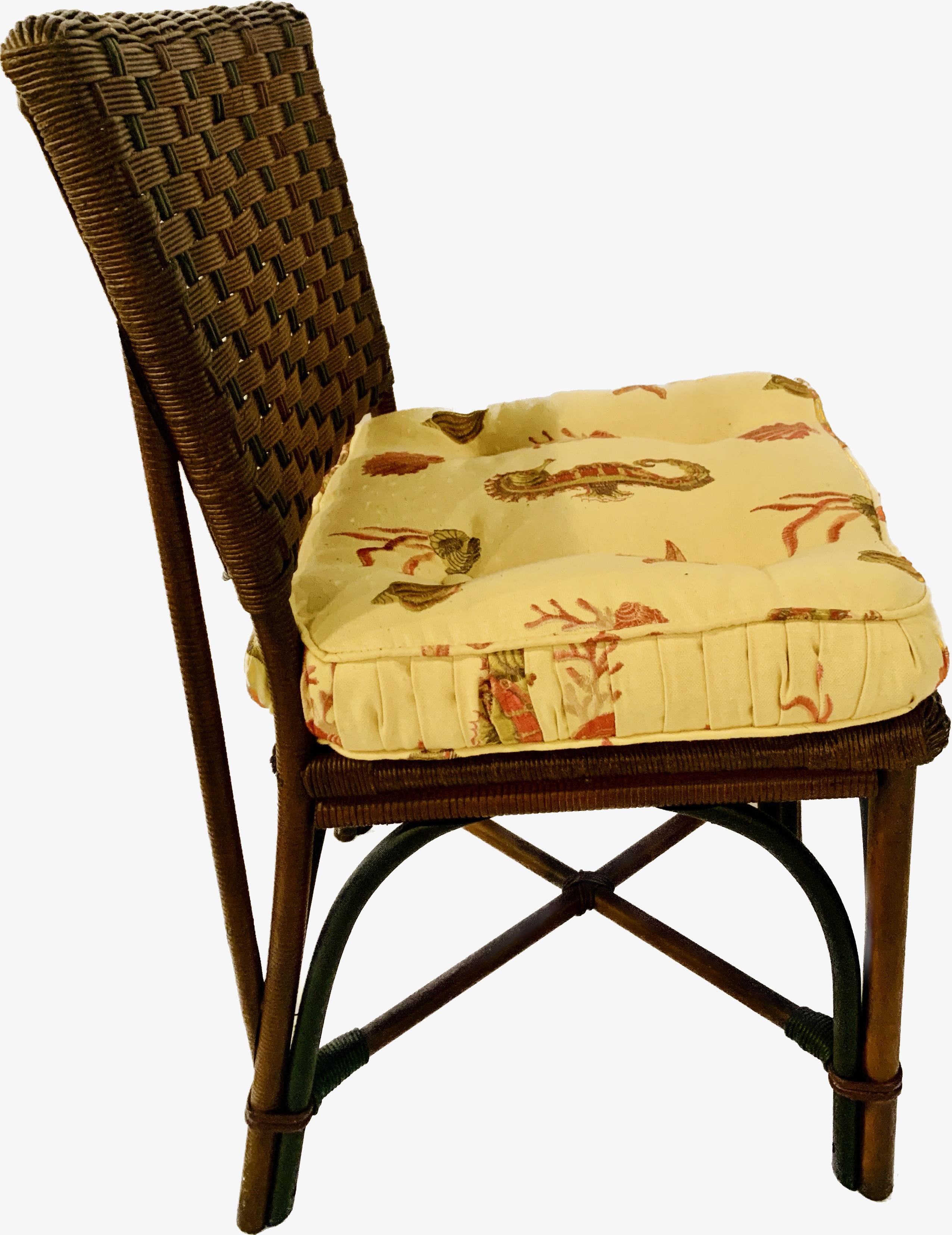 Antiker Karten-/Spieltisch aus Korbweide mit Eichenholzplatte und vier Stühlen in natürlicher Oberfläche im Angebot 3