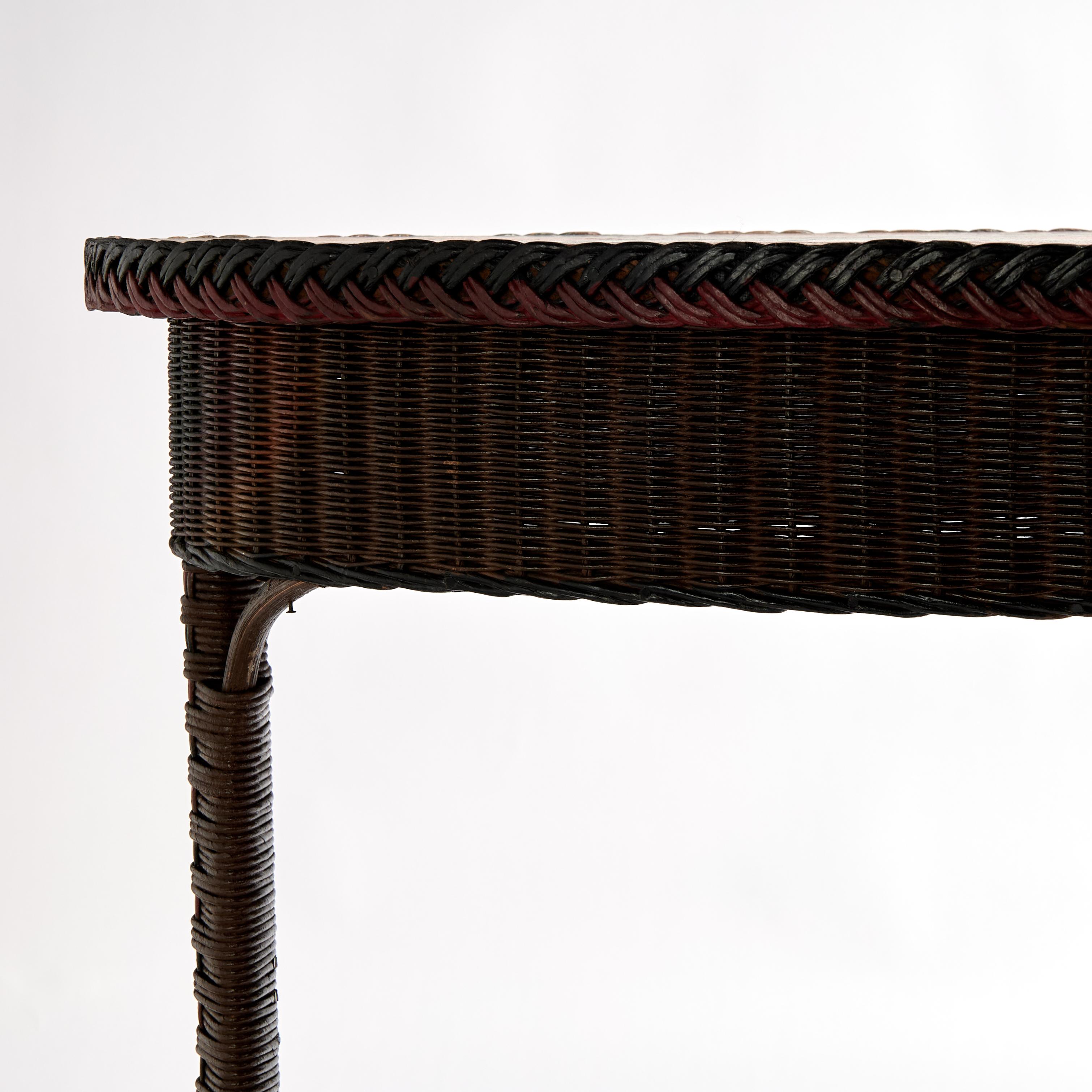 Antique Wicker Oval Table by Lloyd Loom For Sale 1