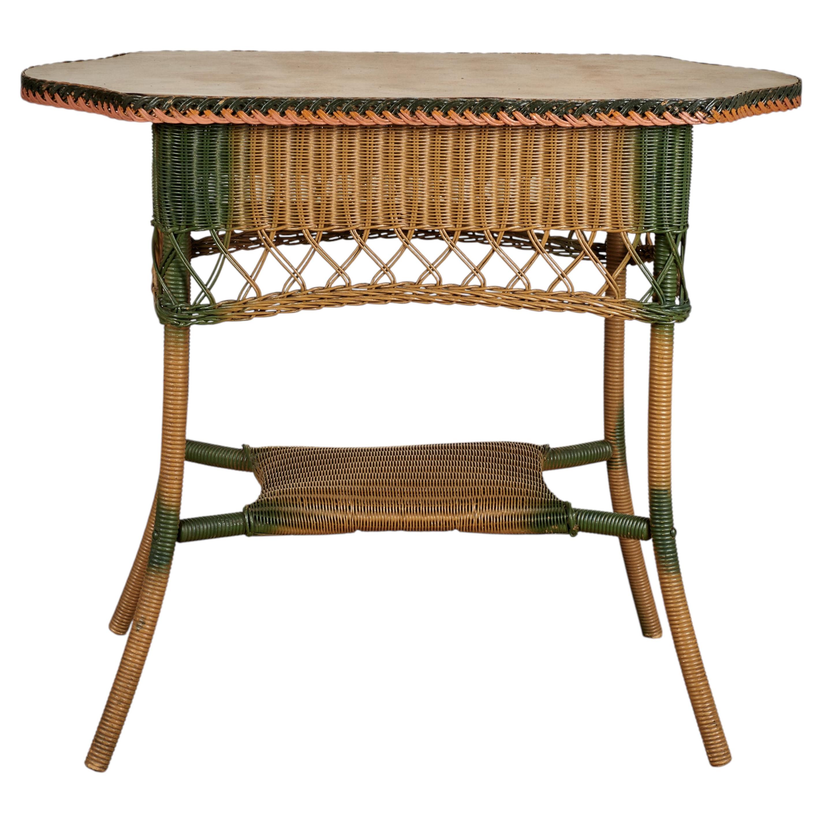 Antiker Korbtisch von Llyod Loom