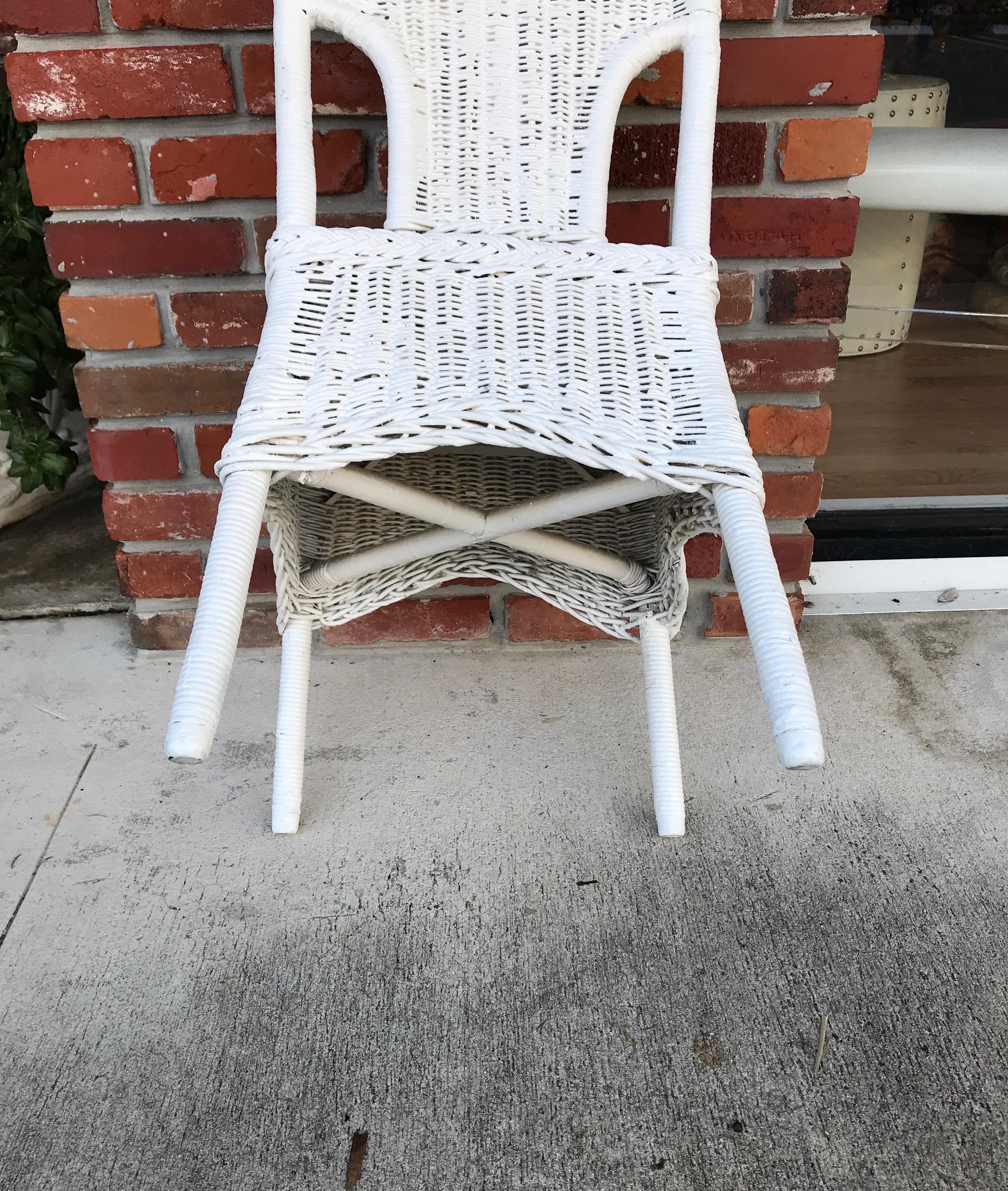 Osier Chaise de toilette ancienne en osier en vente