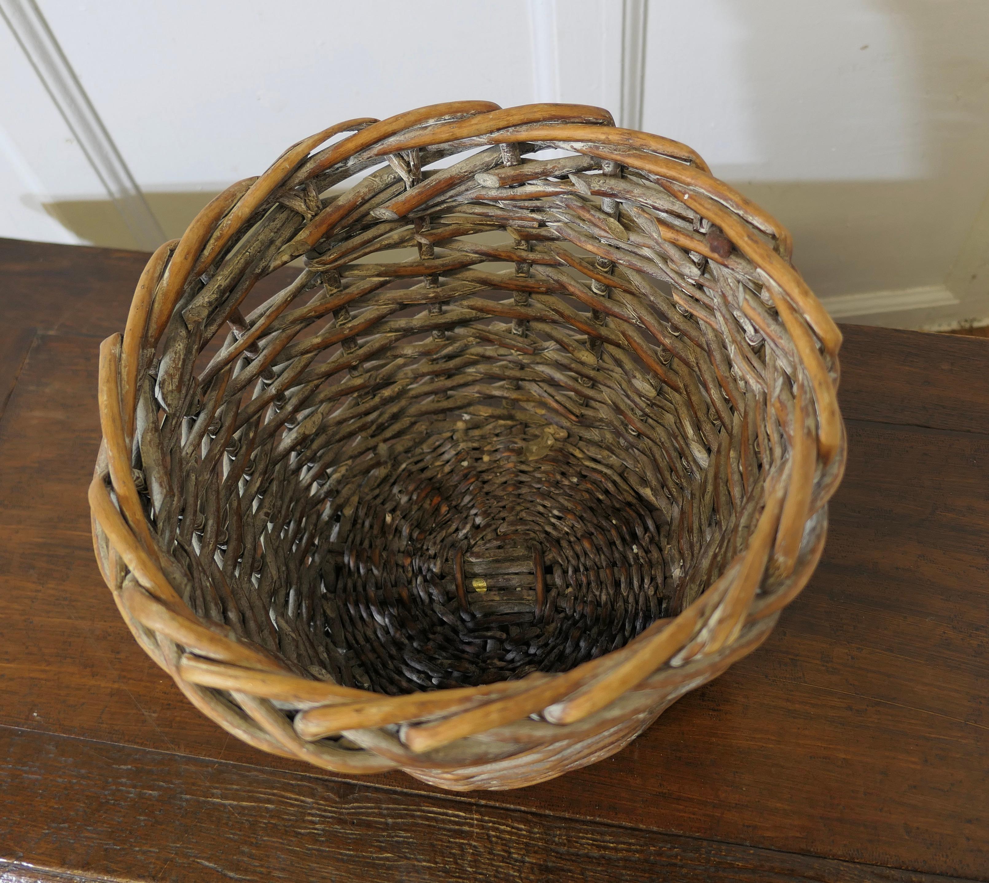 Antique Wicker Waste Paper Basket  This is an excellent example   In Good Condition For Sale In Chillerton, Isle of Wight