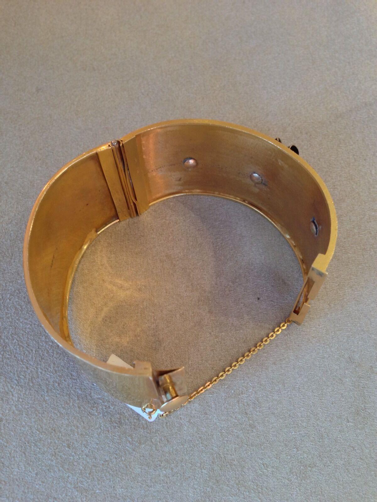 Antique Wide Gold Bangle Bracelet in 12K Yellow Gold with Emeralds In Good Condition For Sale In La Jolla, CA