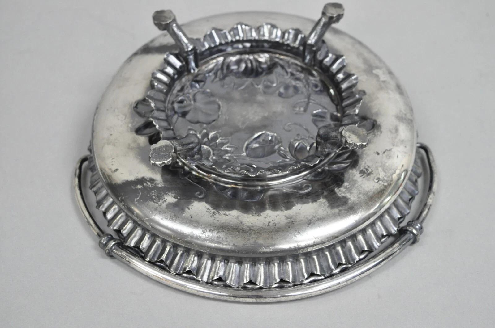 Antico cestino da sposa A. Wilcox English Regency placcato in argento con fiori di repousse in vendita 3