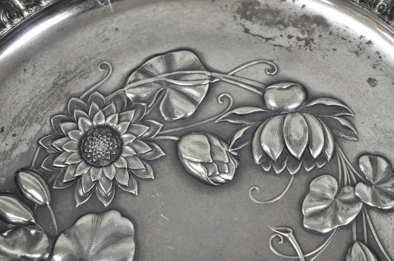 XX secolo Antico cestino da sposa A. Wilcox English Regency placcato in argento con fiori di repousse in vendita