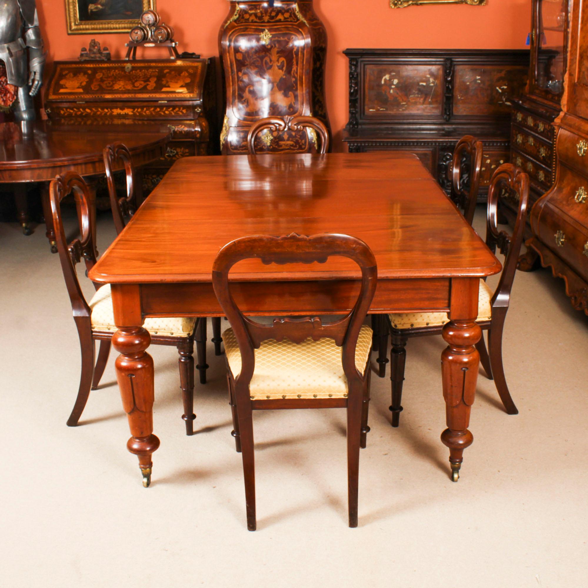 This is a beautiful dining set comprising an antique William IV flame mahogany dining table, Circa 1830 in date, and a beautiful set of six William IV Mahogany Dining Chairs c1830.
 
This amazing table can seat eight people in comfort and has been